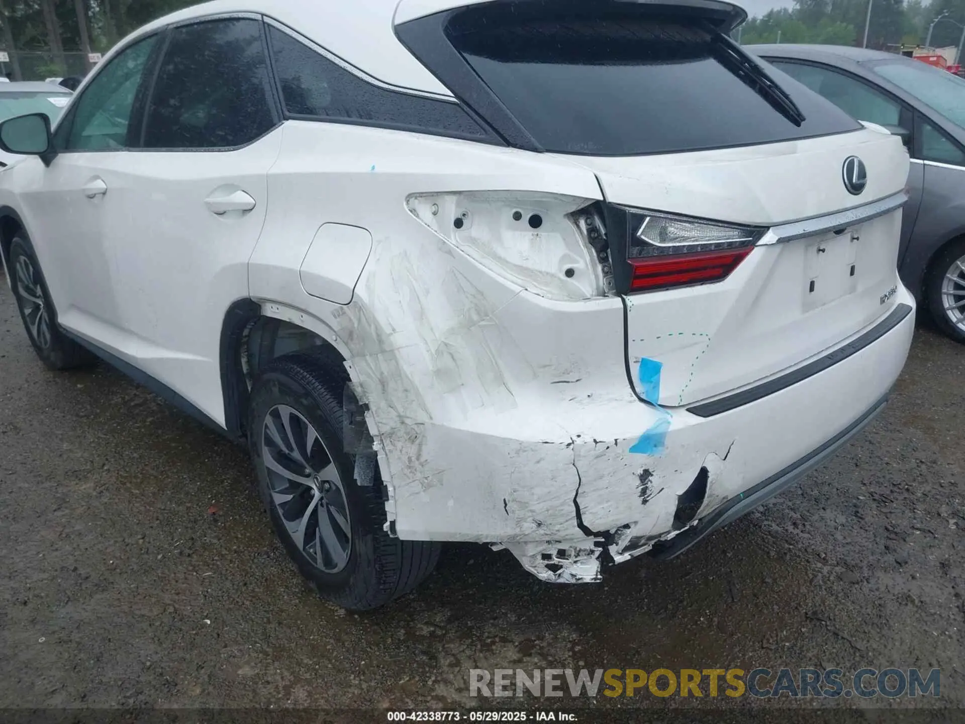 6 Photograph of a damaged car 2T2AZMDA4NC338692 LEXUS RX 350 2022