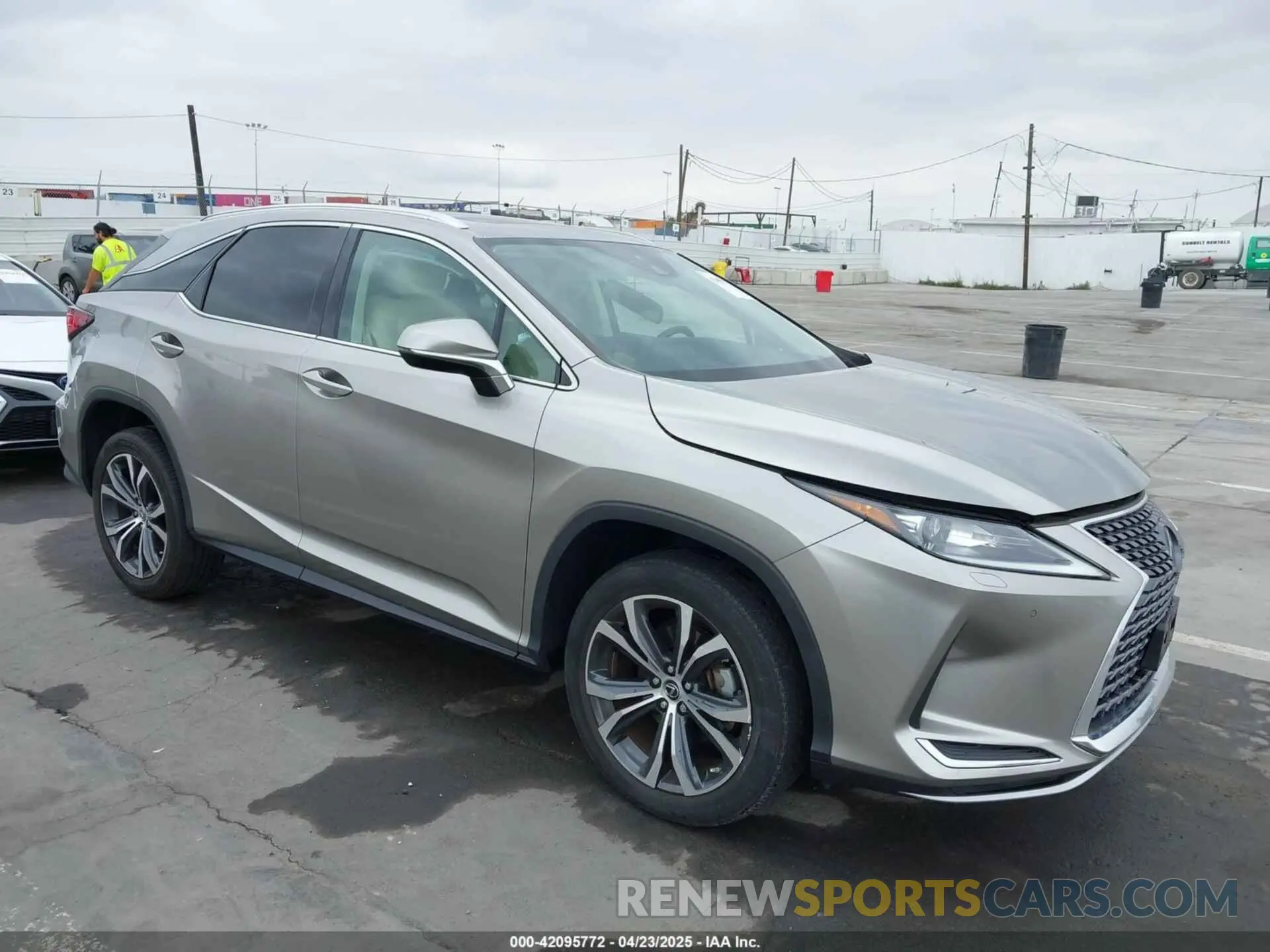 1 Photograph of a damaged car 2T2HZMAA1NC241789 LEXUS RX 350 2022