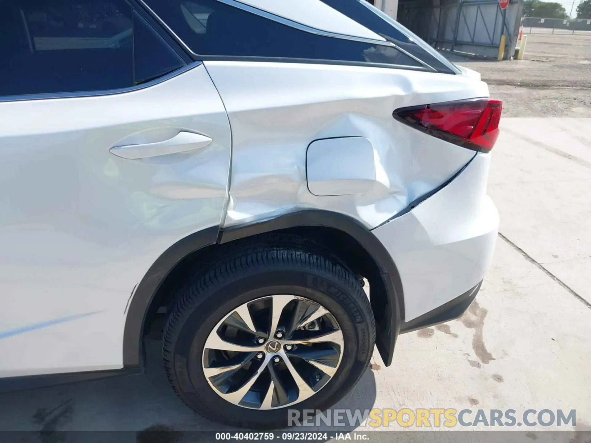 18 Photograph of a damaged car 2T2HZMAA2NC237881 LEXUS RX 350 2022