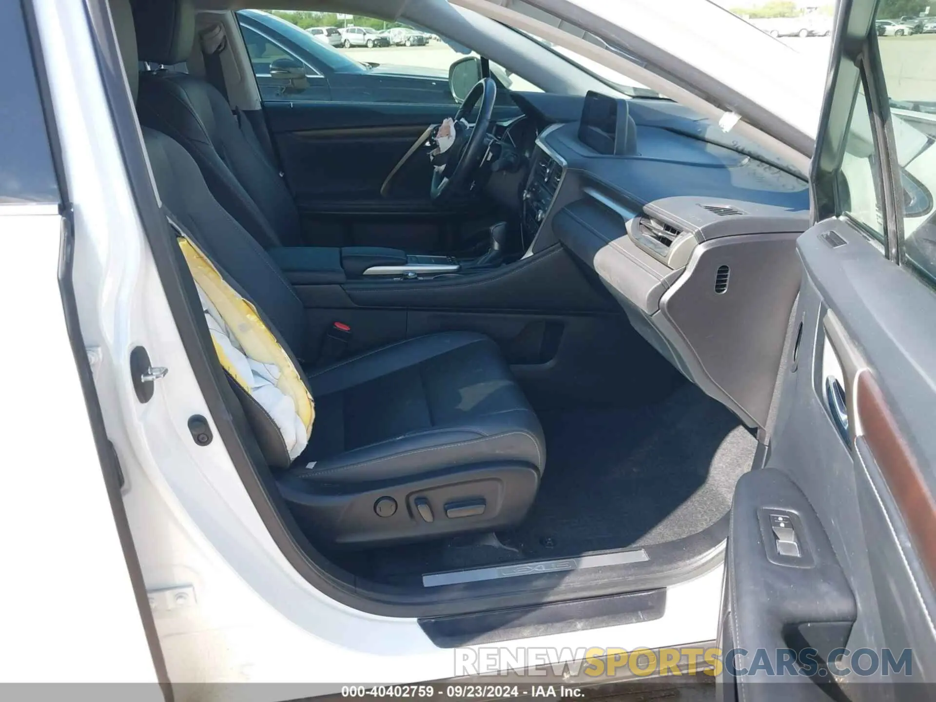5 Photograph of a damaged car 2T2HZMAA2NC237881 LEXUS RX 350 2022