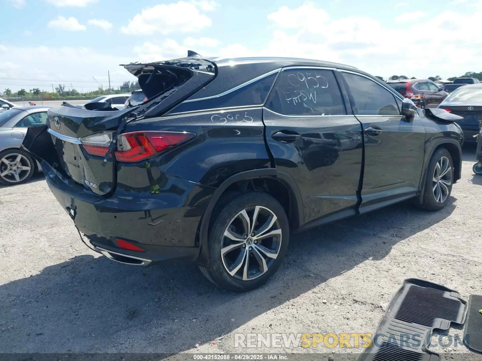 4 Photograph of a damaged car 2T2HZMAA9NC240955 LEXUS RX 350 2022