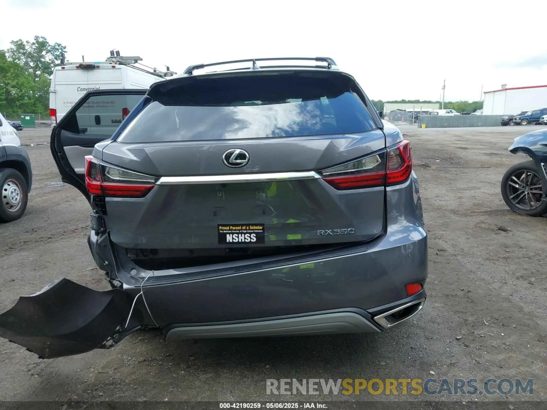 16 Photograph of a damaged car 2T2HZMDA8NC313731 LEXUS RX 350 2022