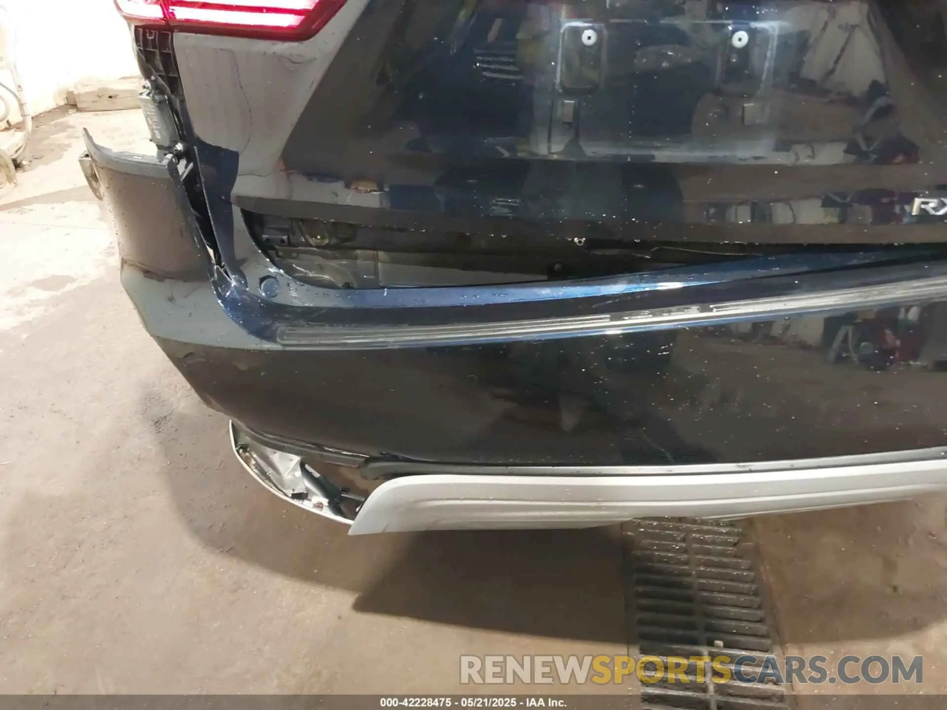 17 Photograph of a damaged car 2T2HZMDA8NC358264 LEXUS RX 350 2022