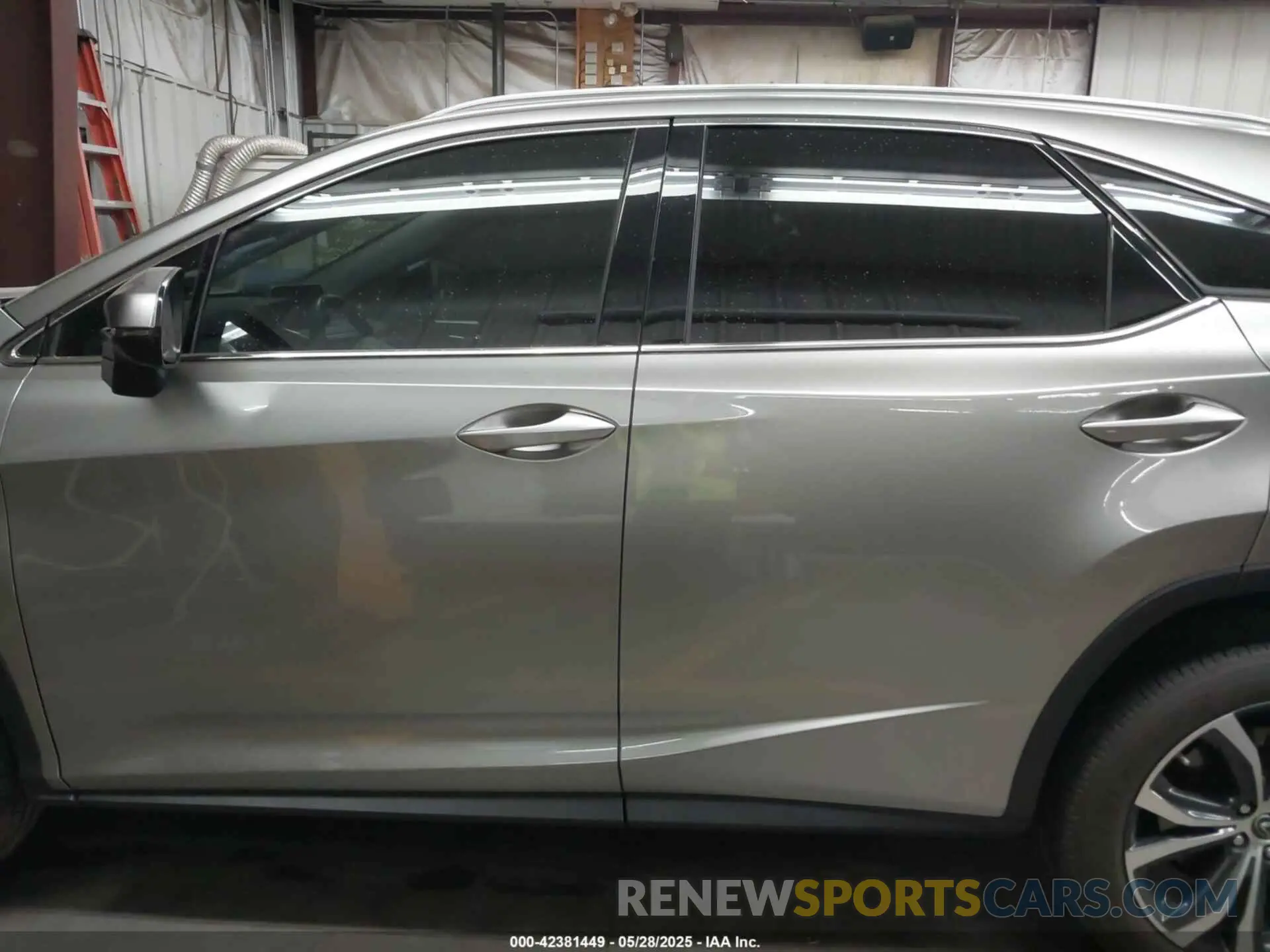 14 Photograph of a damaged car 2T2HZMDA9NC366292 LEXUS RX 350 2022