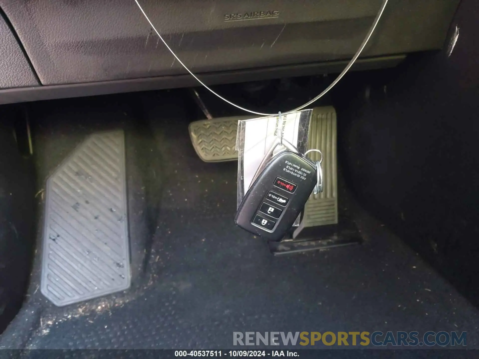 11 Photograph of a damaged car 2T2JZMDA8NC361991 LEXUS RX 350 2022
