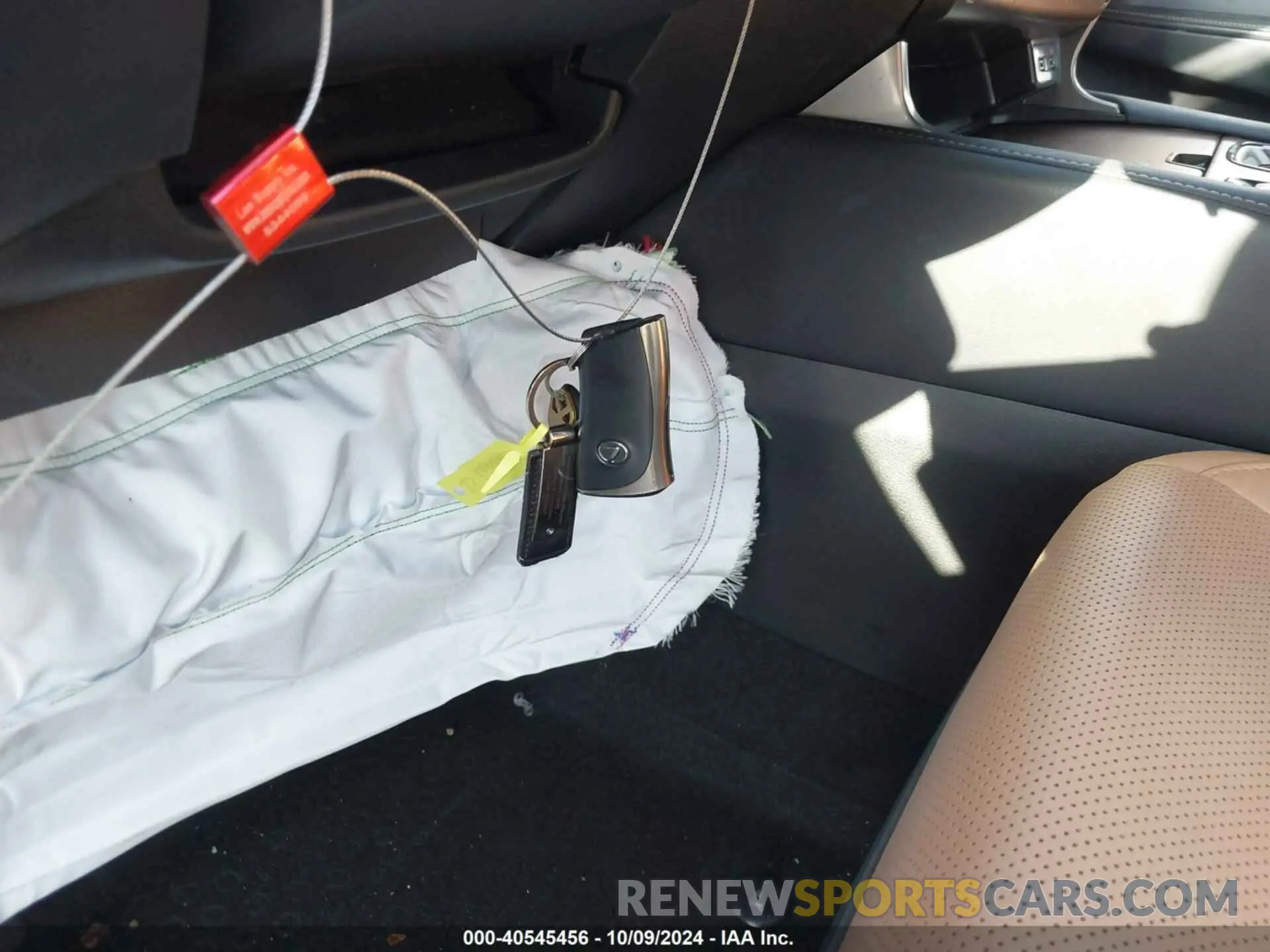 11 Photograph of a damaged car 2T2BAMCA5PC028695 LEXUS RX 350 2023