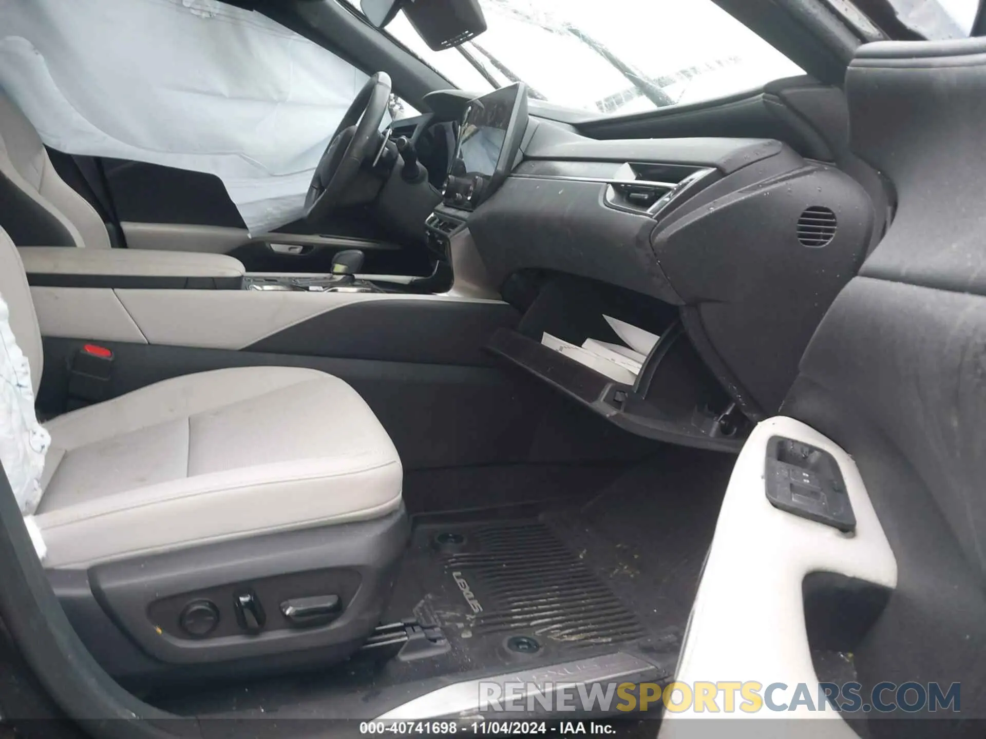 5 Photograph of a damaged car 2T2BAMCA1RC039454 LEXUS RX 350 2024