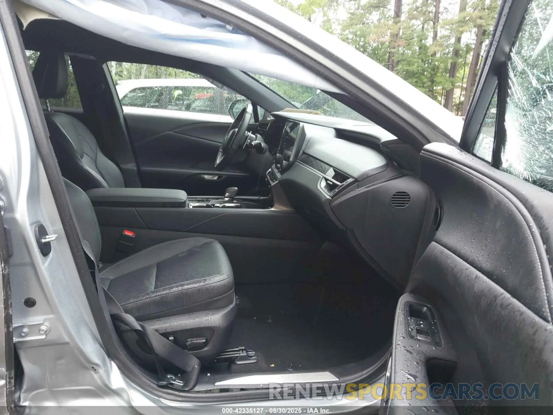 5 Photograph of a damaged car 2T2BAMCA7RC041967 LEXUS RX 350 2024