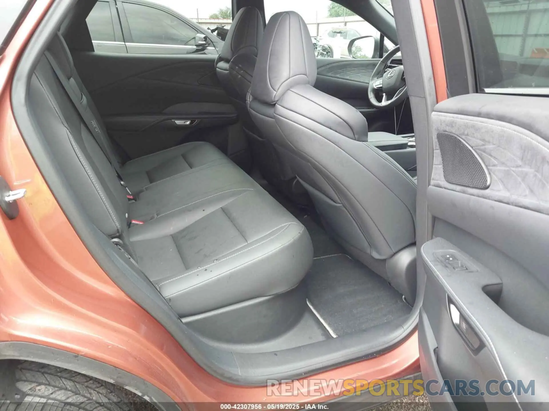 8 Photograph of a damaged car 2T2BAMCA7RC054055 LEXUS RX 350 2024