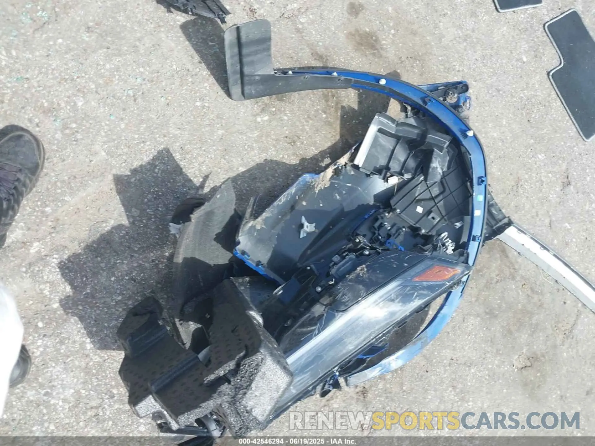 11 Photograph of a damaged car 2T2BAMCA8RC056073 LEXUS RX 350 2024