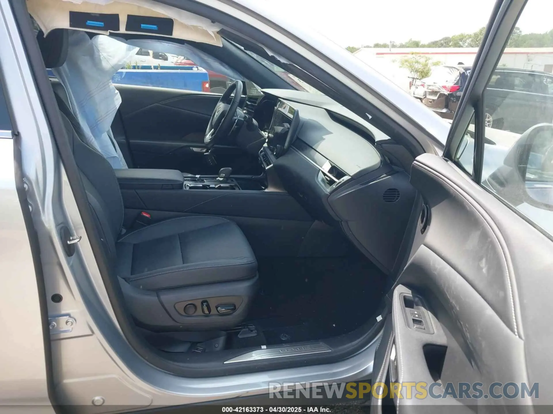 5 Photograph of a damaged car JTJCHMAAXR2020243 LEXUS RX 350 2024