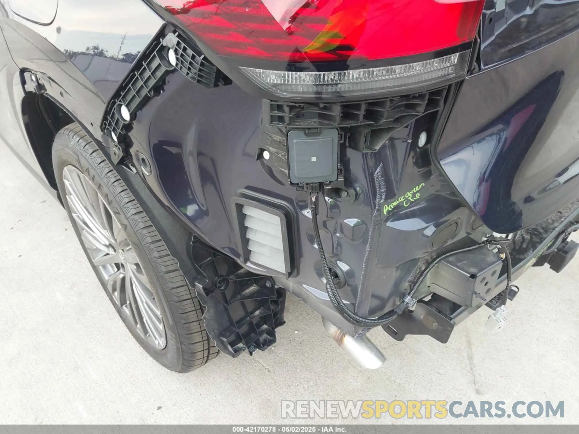 17 Photograph of a damaged car 2T2BAMBA0SC058567 LEXUS RX 350 2025