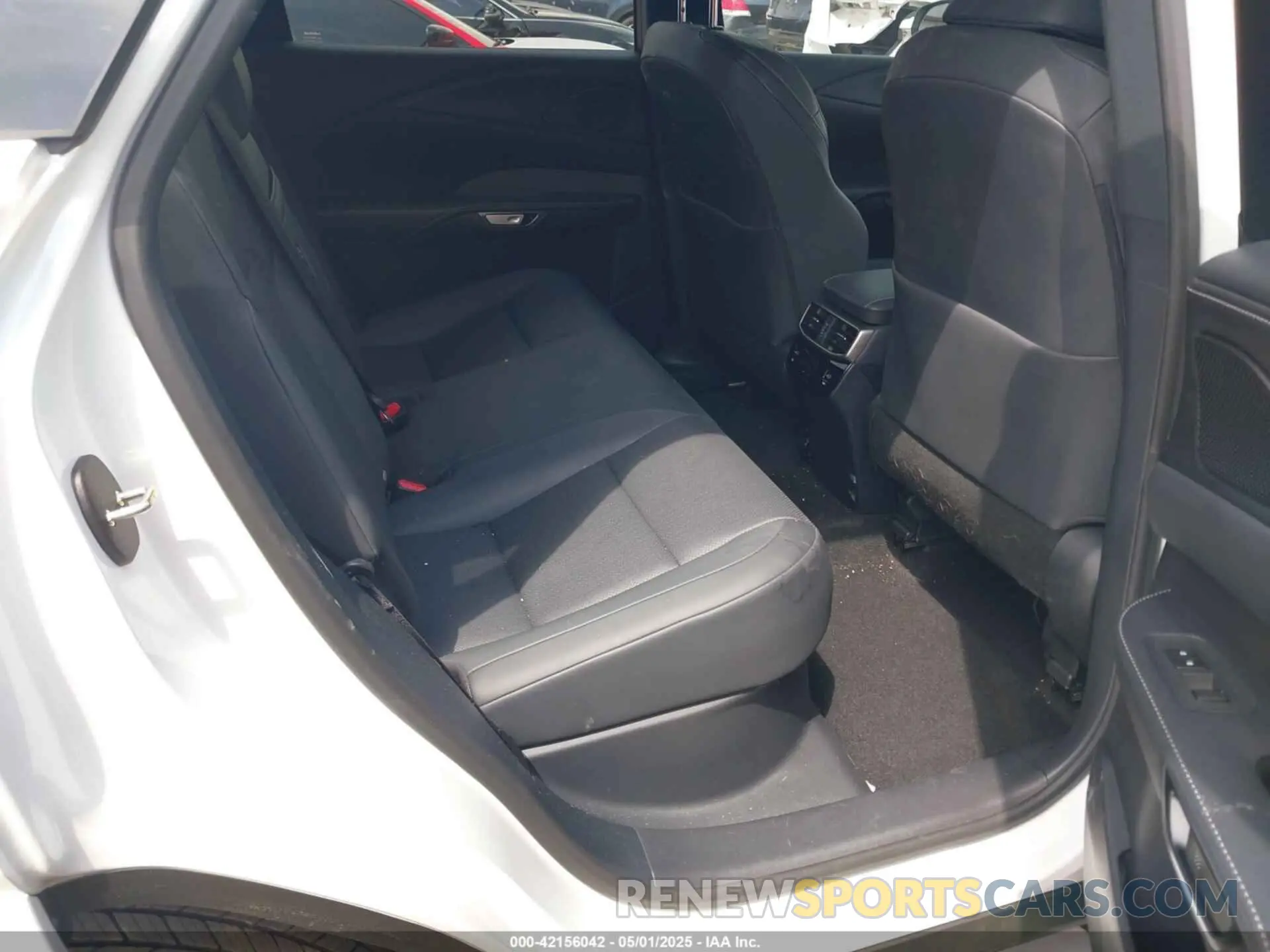 8 Photograph of a damaged car JTJCHMAA9S2022801 LEXUS RX 350 2025