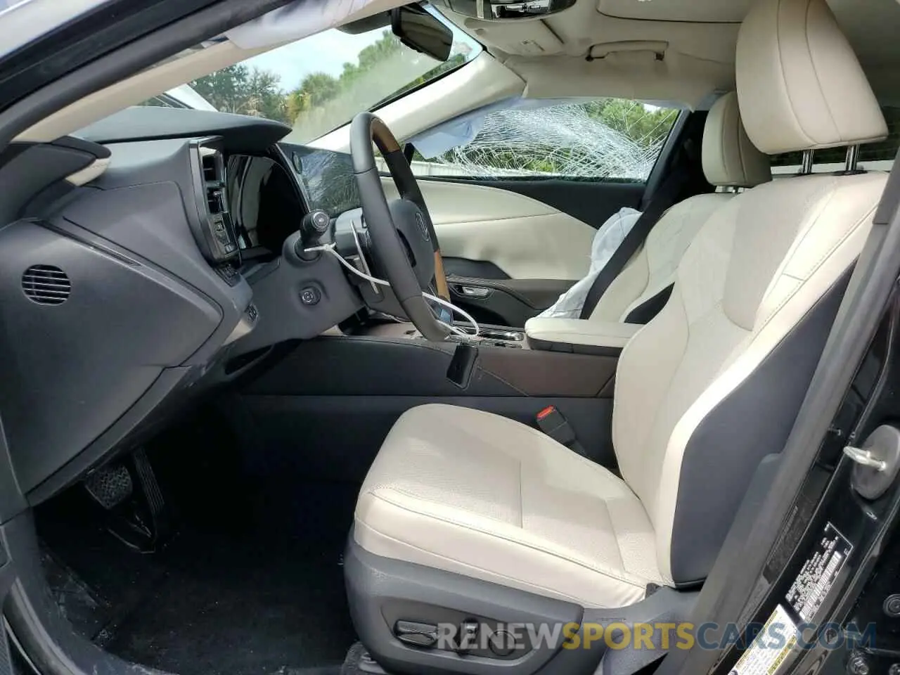 7 Photograph of a damaged car JTJCHMAAXR2018685 LEXUS RX 350 PRE 2024