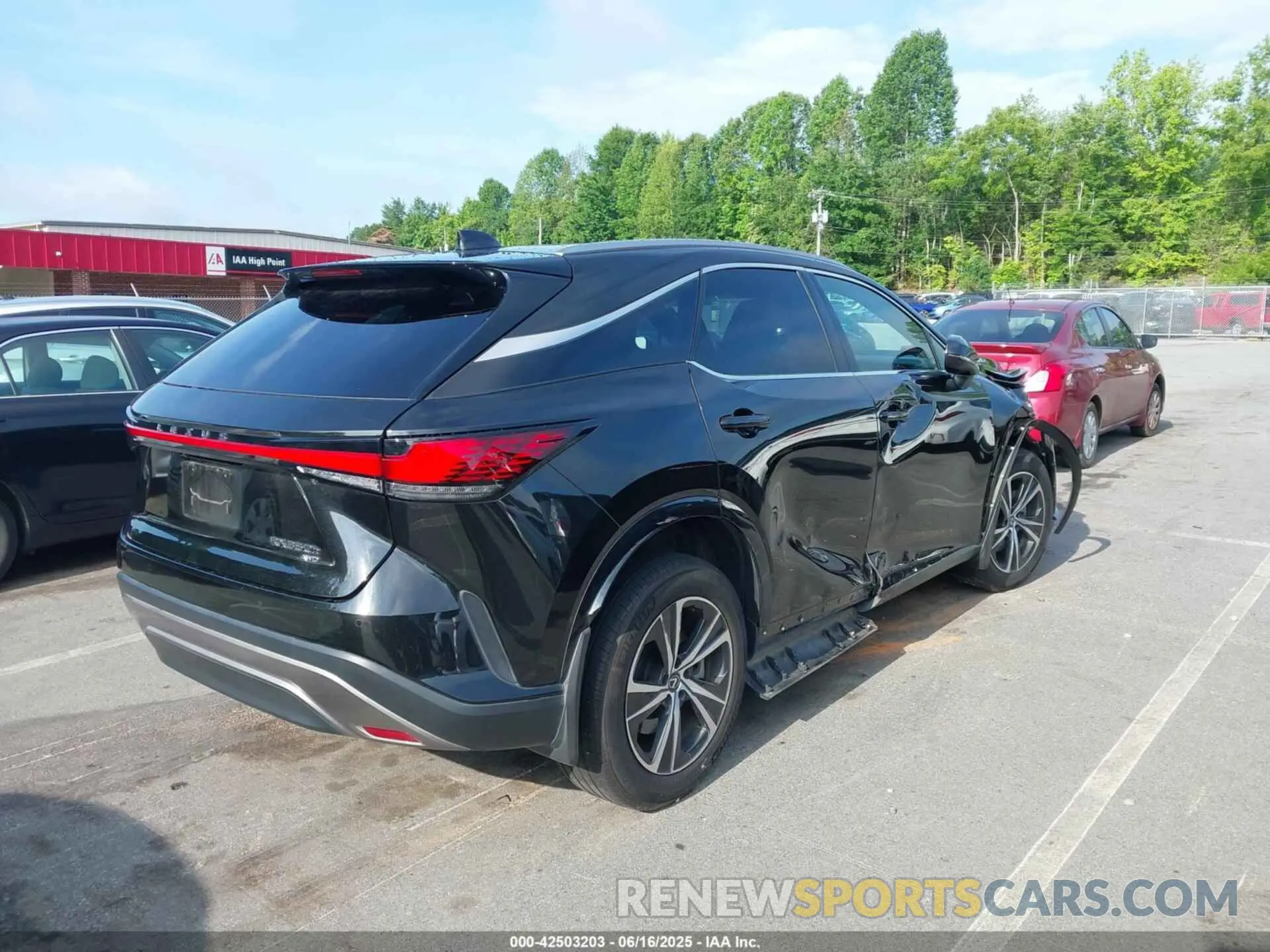 4 Photograph of a damaged car 2T2BBMCAXPC013056 LEXUS RX 350H 2023