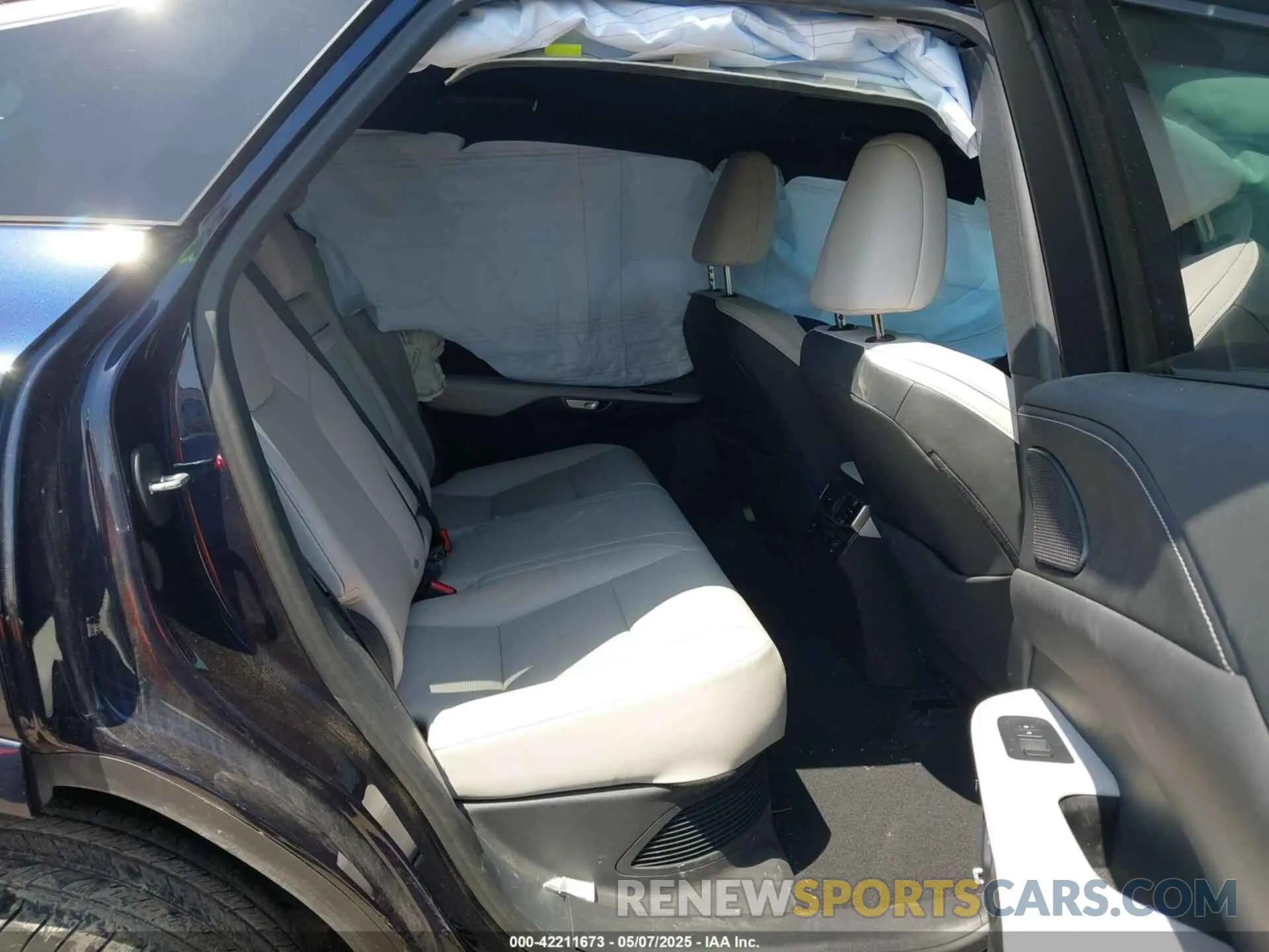 8 Photograph of a damaged car 2T2BBMCA2RC027049 LEXUS RX 350H 2024