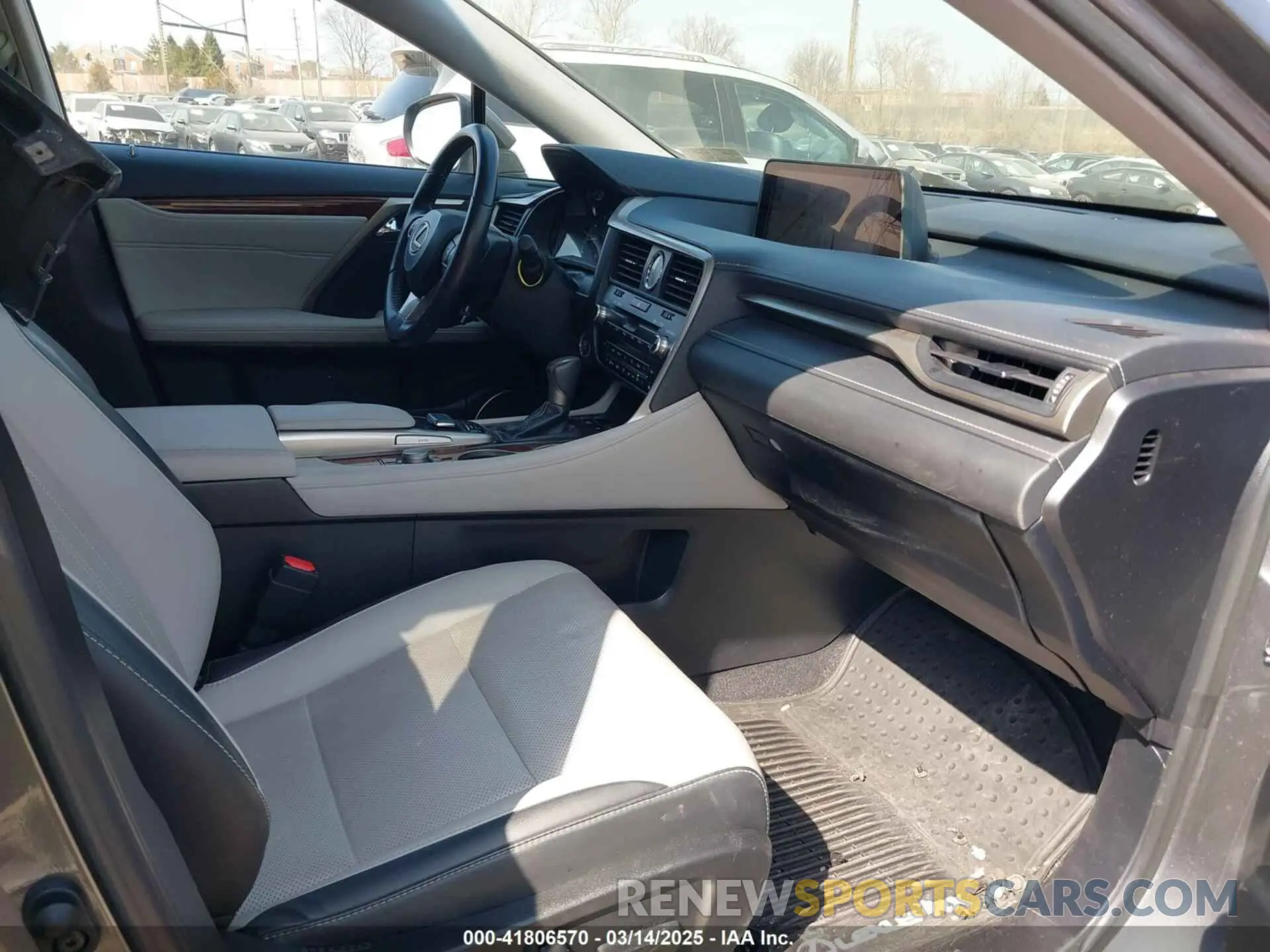 5 Photograph of a damaged car JTJDZKCA2K2018219 LEXUS RX 350L 2019