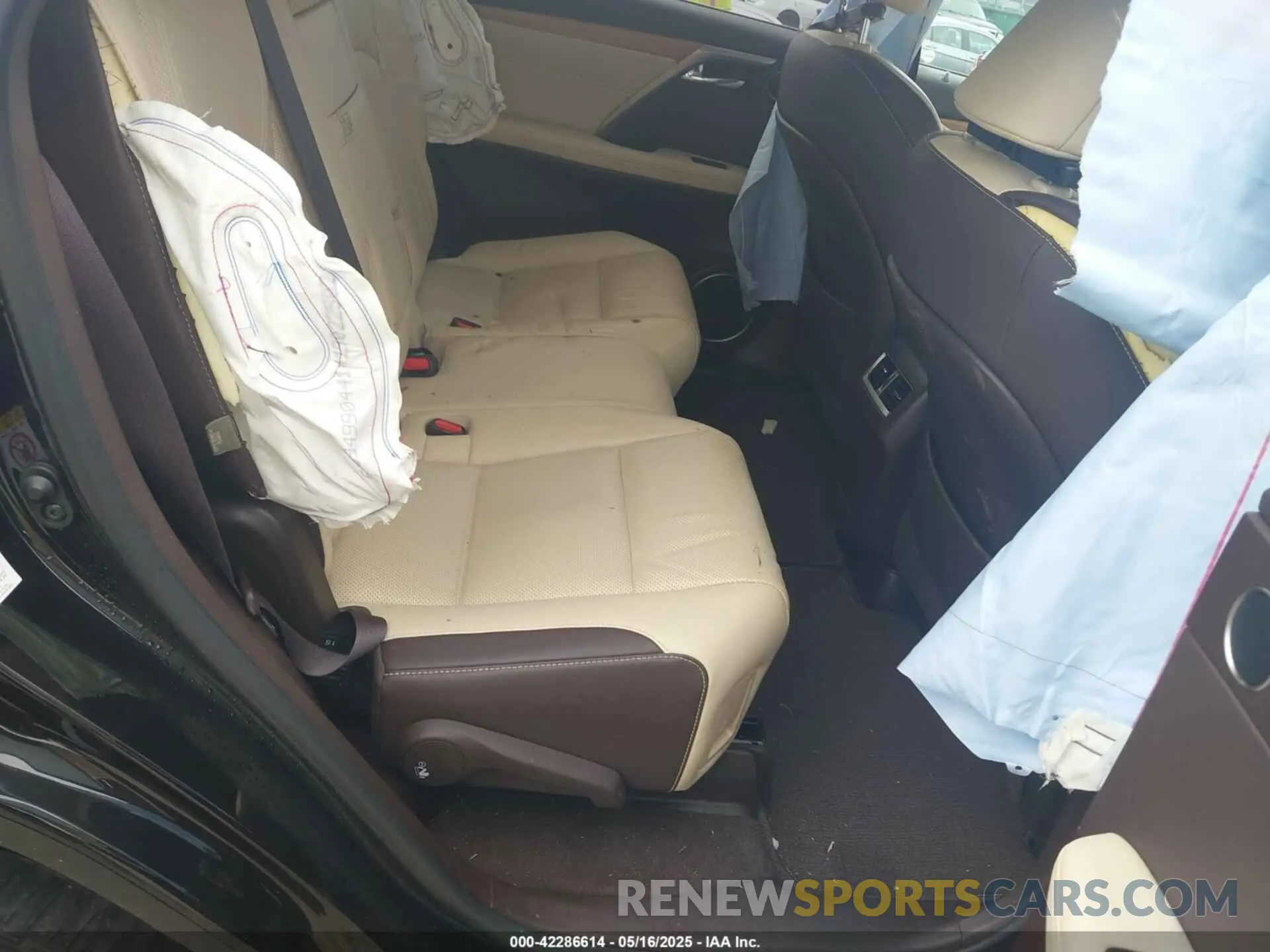 8 Photograph of a damaged car JTJDZKCA9K2020131 LEXUS RX 350L 2019