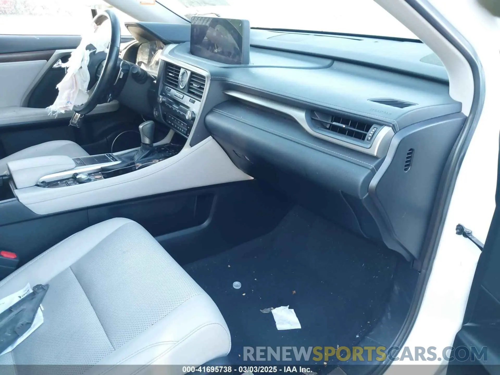 5 Photograph of a damaged car JTJHZKFA3L2026103 LEXUS RX 350L 2020