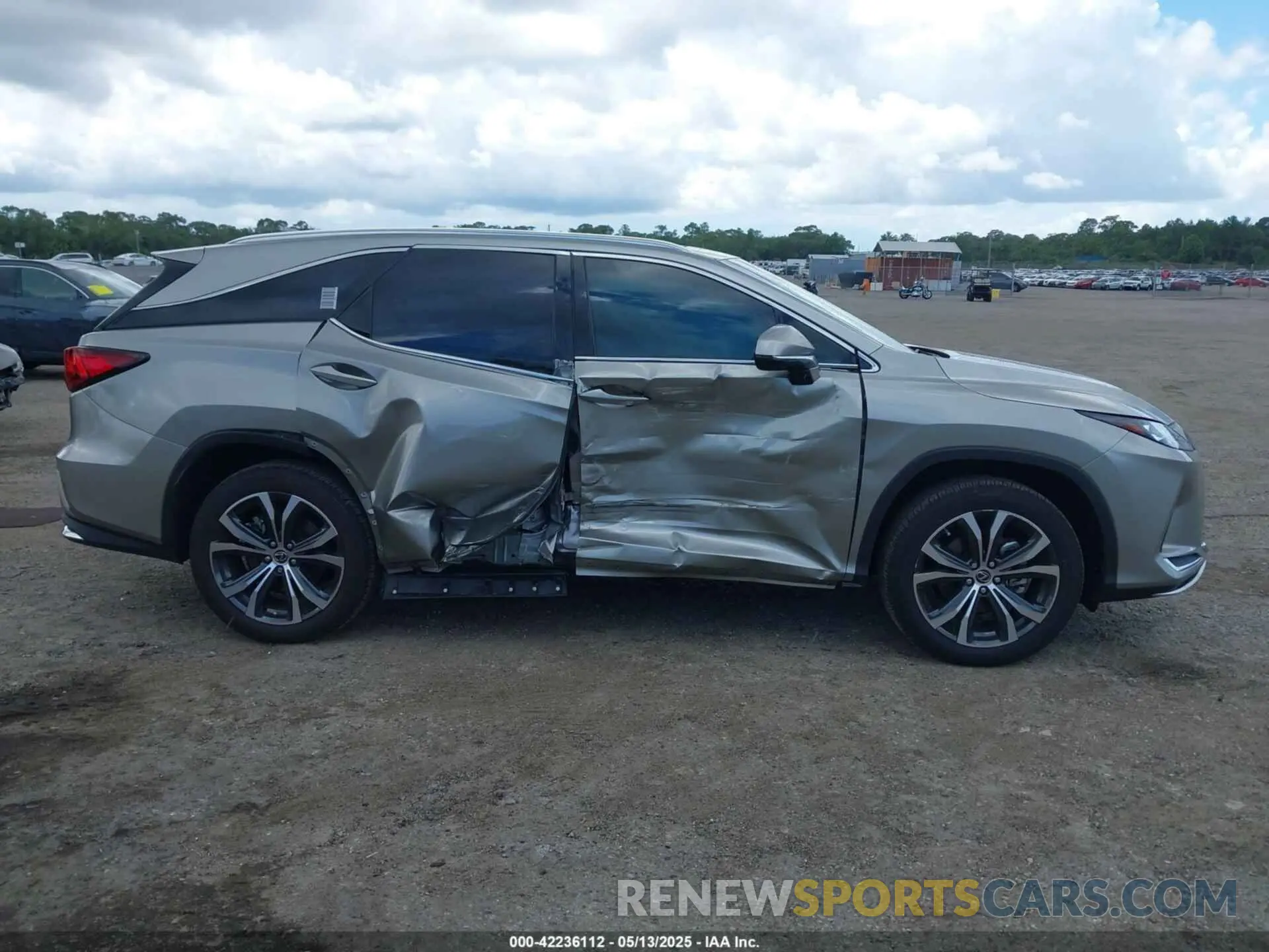 13 Photograph of a damaged car JTJHZKFA6L2026127 LEXUS RX 350L 2020