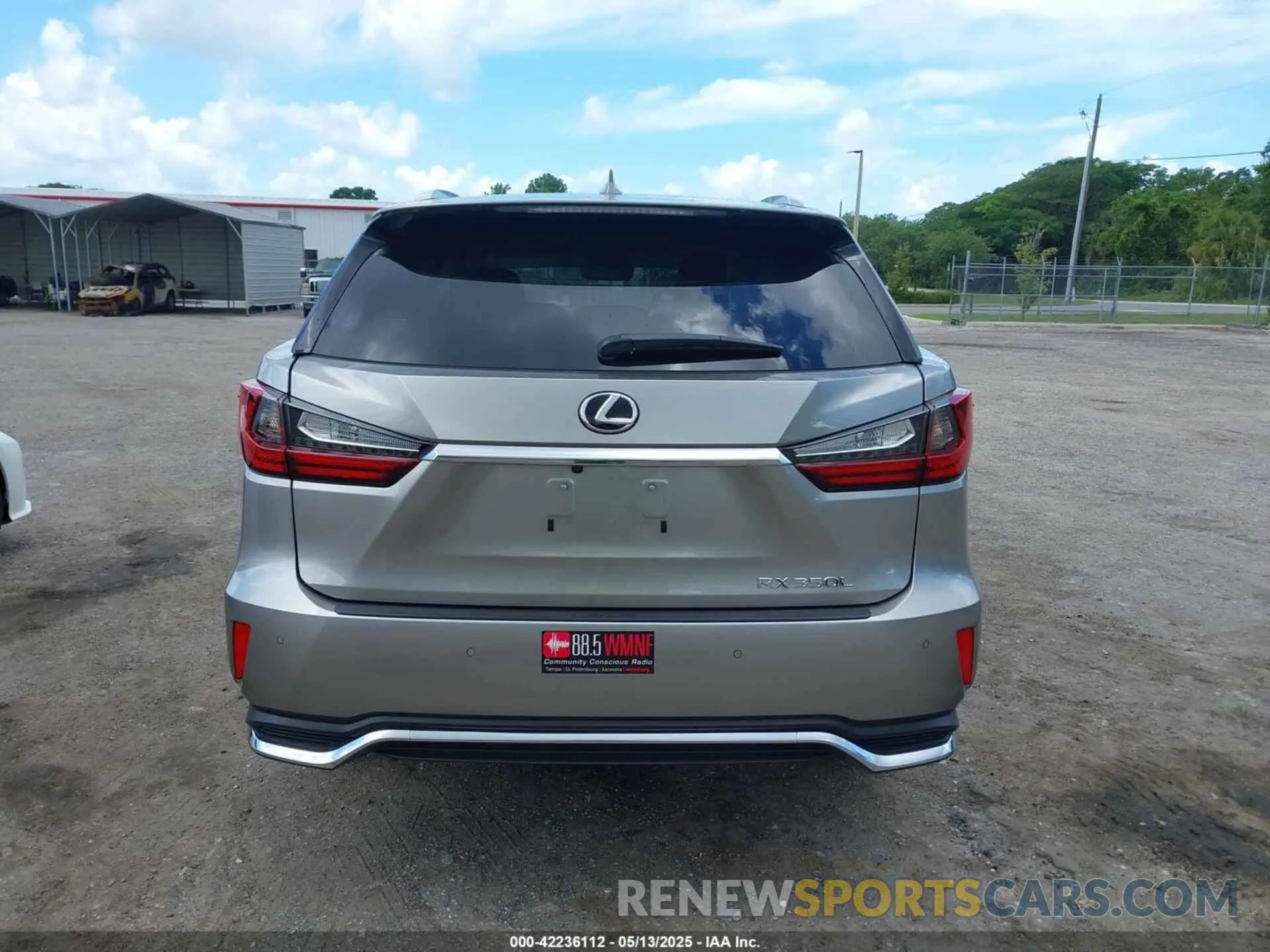 16 Photograph of a damaged car JTJHZKFA6L2026127 LEXUS RX 350L 2020