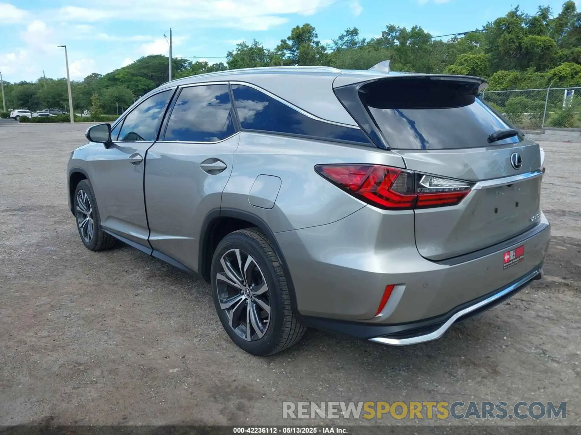 3 Photograph of a damaged car JTJHZKFA6L2026127 LEXUS RX 350L 2020