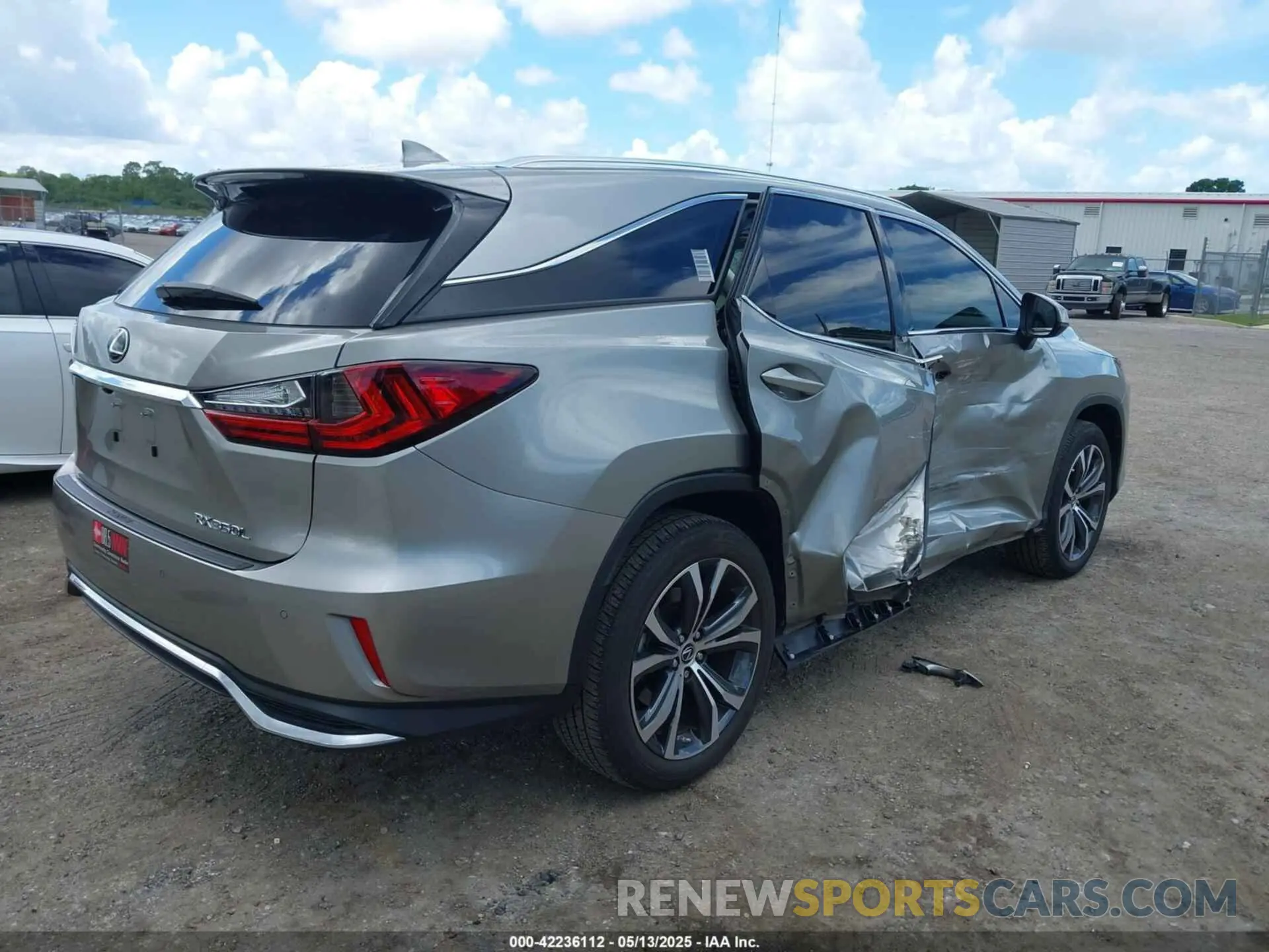 4 Photograph of a damaged car JTJHZKFA6L2026127 LEXUS RX 350L 2020