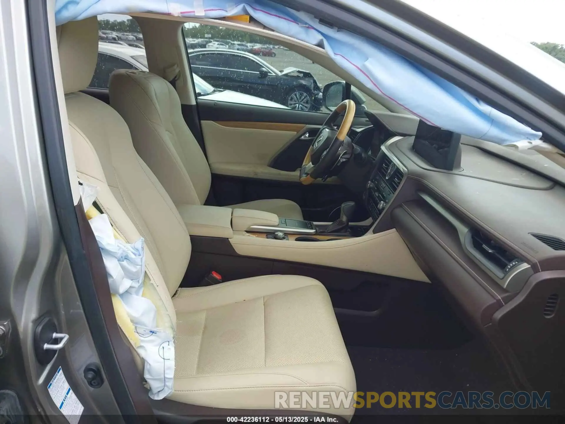 5 Photograph of a damaged car JTJHZKFA6L2026127 LEXUS RX 350L 2020
