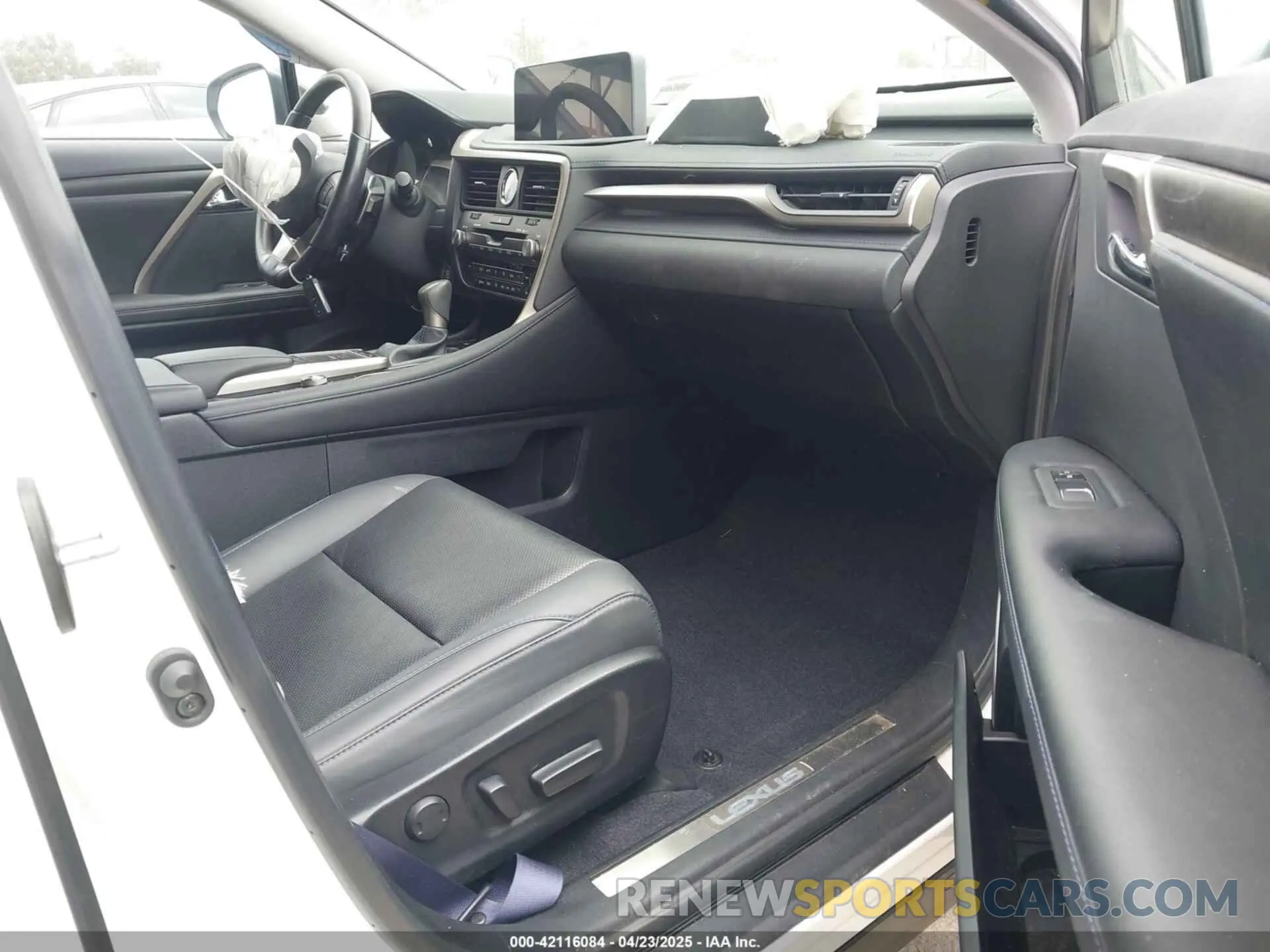 5 Photograph of a damaged car JTJHZKEA4N2023876 LEXUS RX 350L 2022