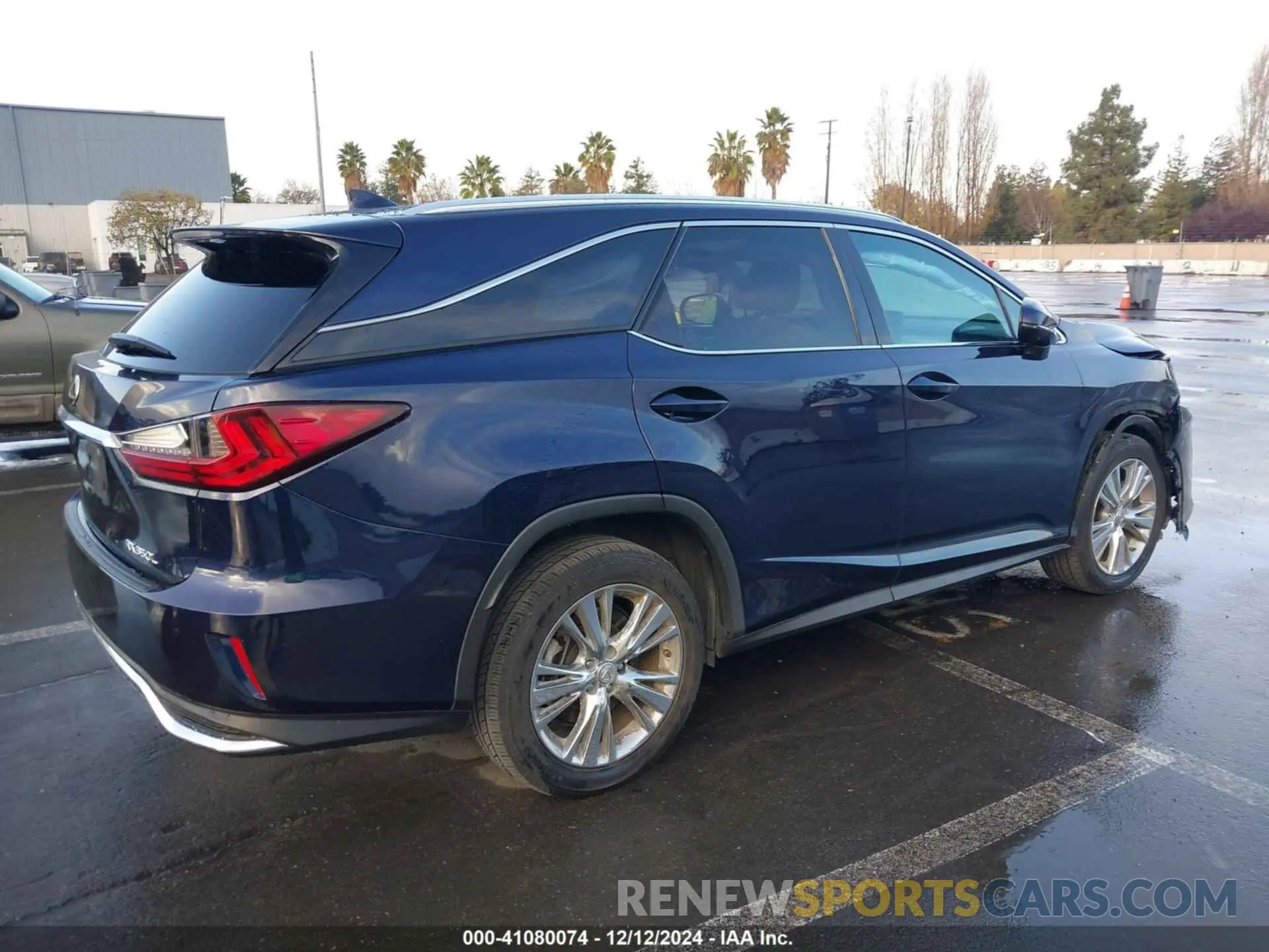 4 Photograph of a damaged car JTJHZKFA9N2038985 LEXUS RX 350L 2022