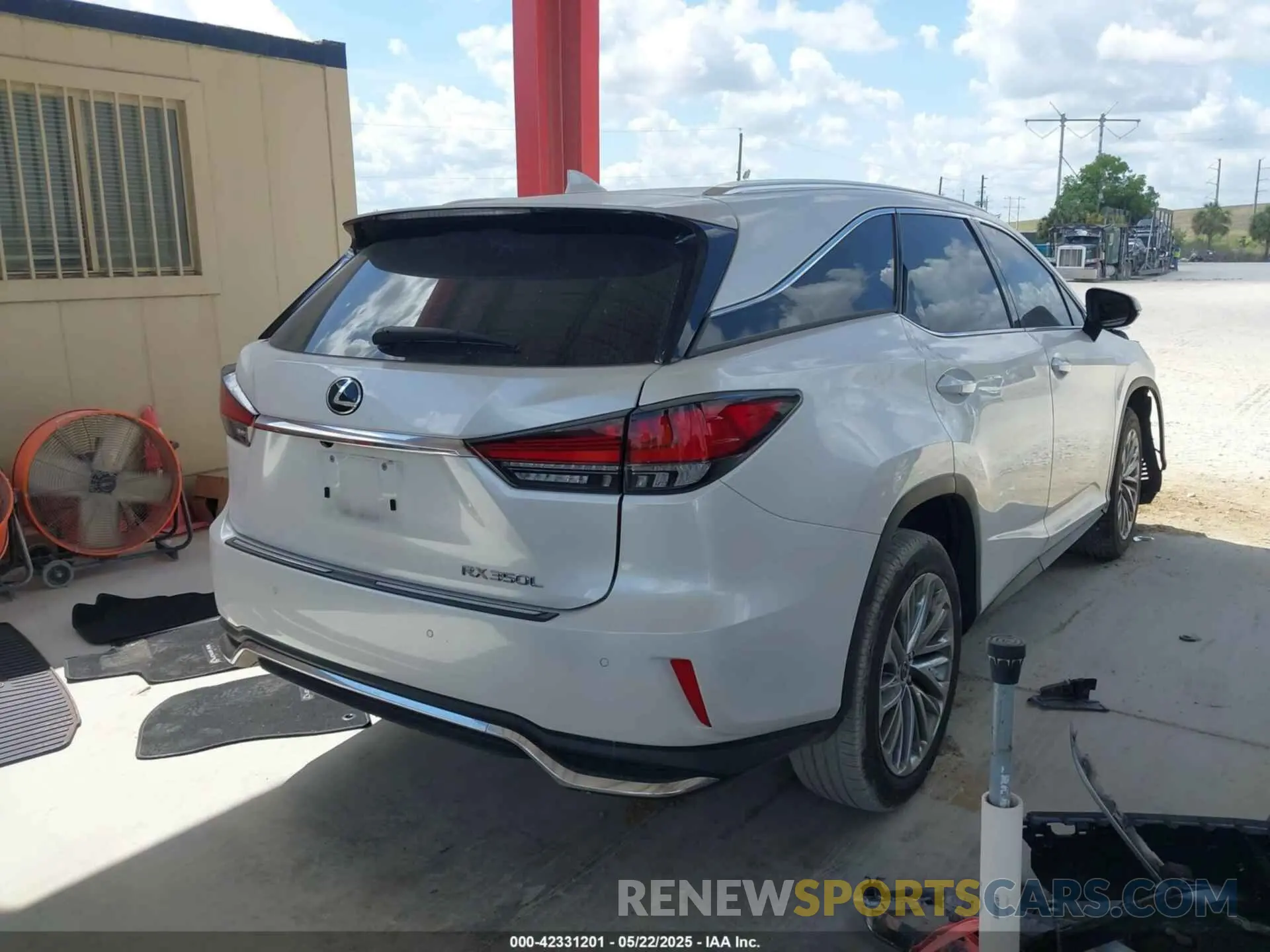 4 Photograph of a damaged car JTJJZKEA8N2026796 LEXUS RX 350L 2022