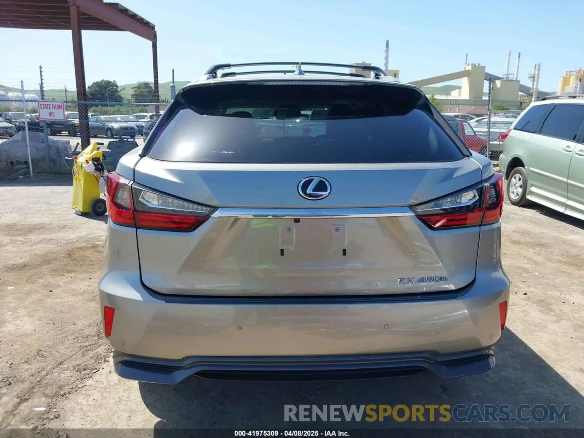 17 Photograph of a damaged car 2T2BGMCA4KC042885 LEXUS RX 450H 2019