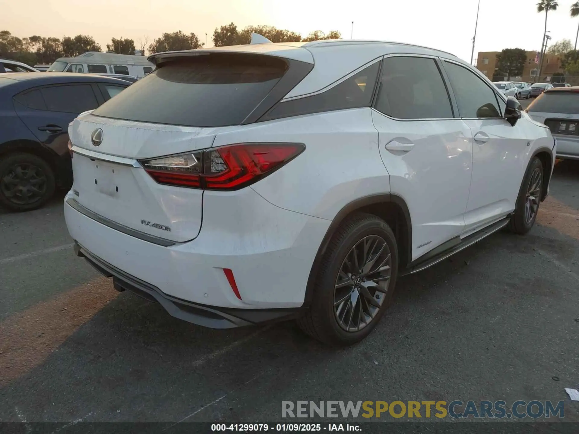 4 Photograph of a damaged car 2T2BGMCAXKC036573 LEXUS RX 450H 2019