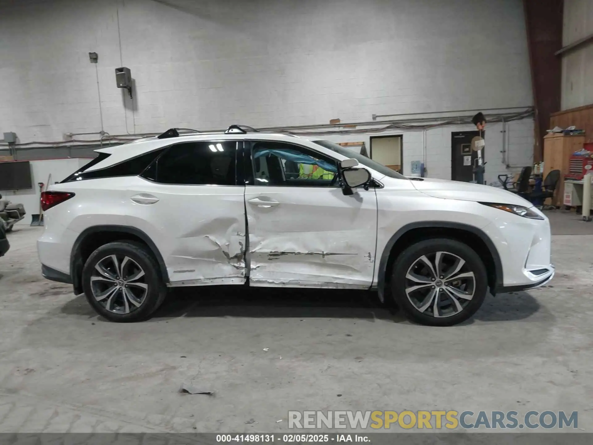 13 Photograph of a damaged car 2T2HGMDA9LC043542 LEXUS RX 450H 2020
