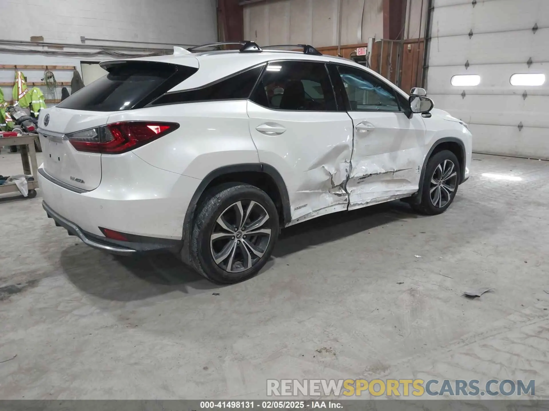 4 Photograph of a damaged car 2T2HGMDA9LC043542 LEXUS RX 450H 2020
