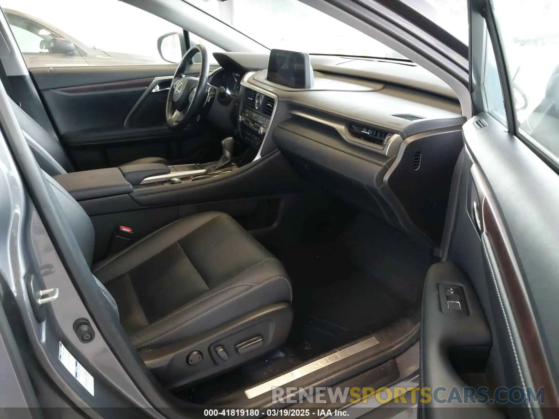 5 Photograph of a damaged car 2T2HGMDA0NC079557 LEXUS RX 450H 2022