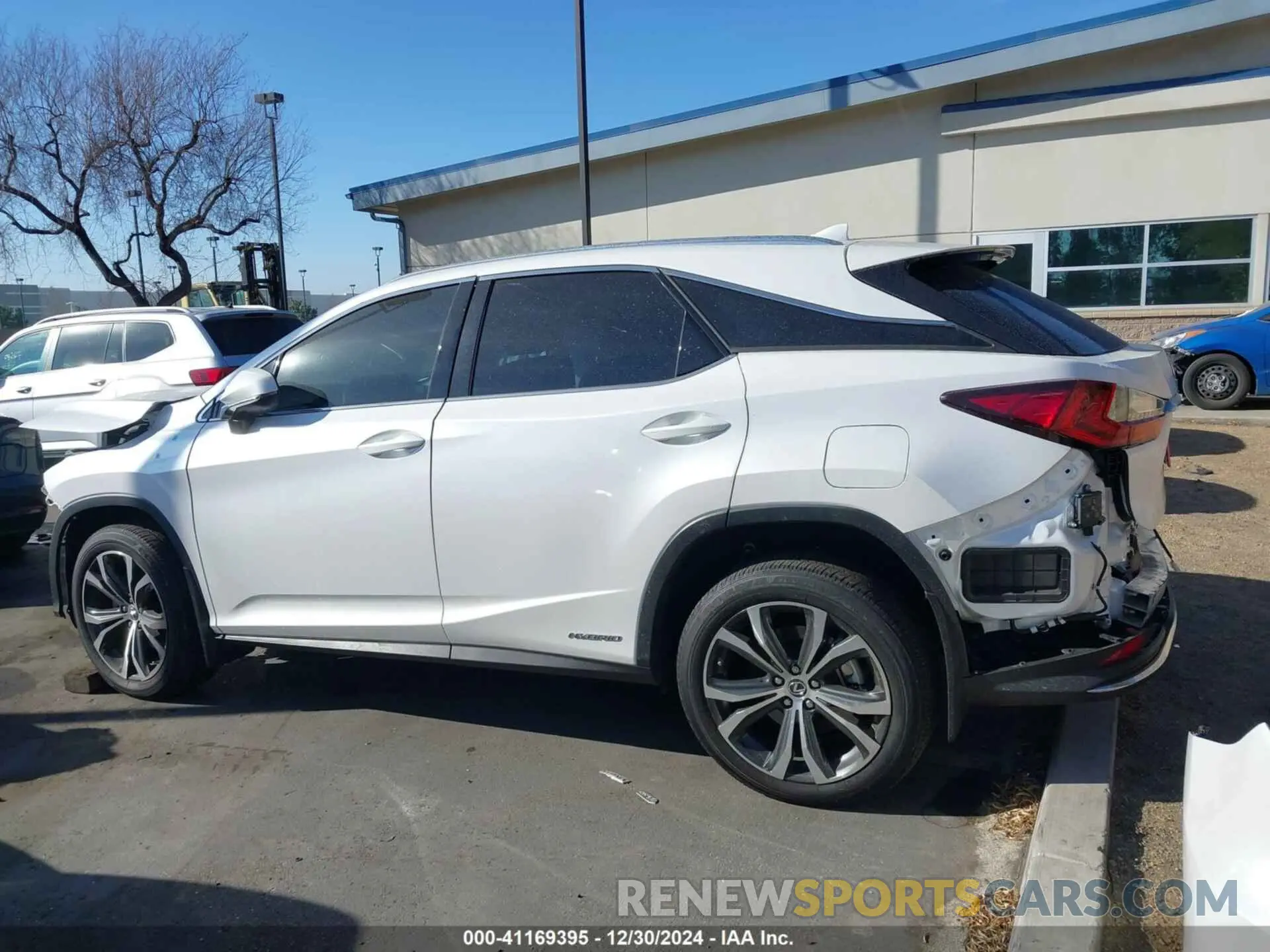 14 Photograph of a damaged car 2T2HGMDA5NC090764 LEXUS RX 450H 2022