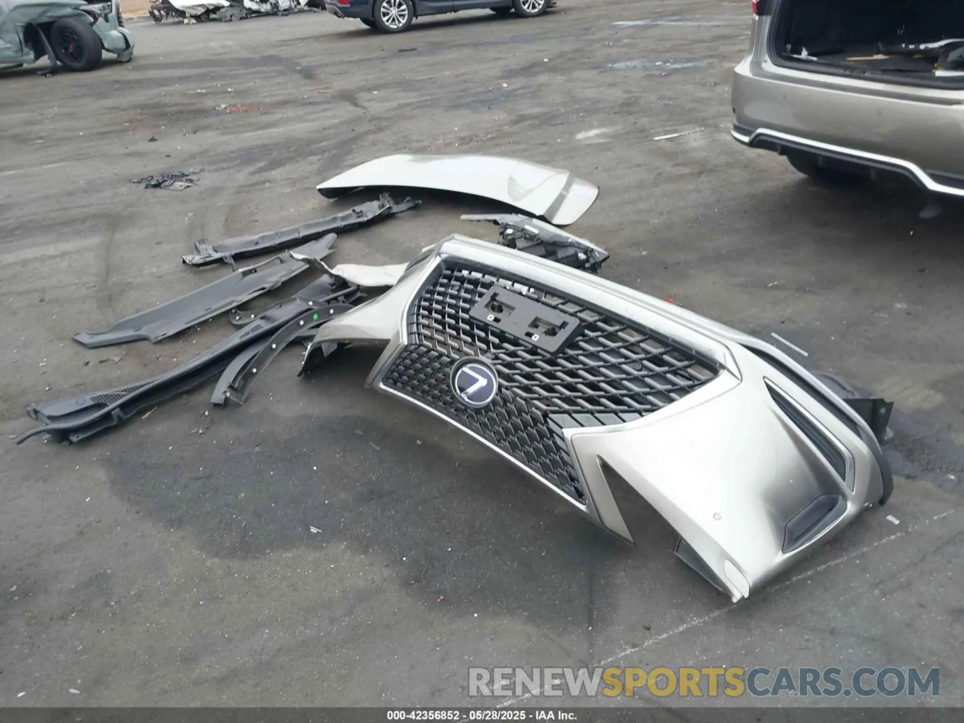 18 Photograph of a damaged car 2T2HGMDA7NC072735 LEXUS RX 450H 2022