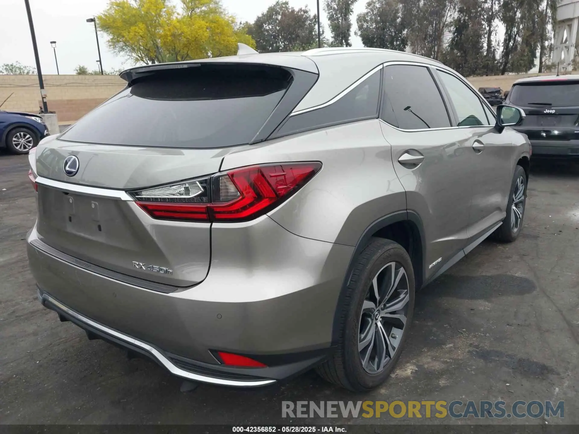 4 Photograph of a damaged car 2T2HGMDA7NC072735 LEXUS RX 450H 2022