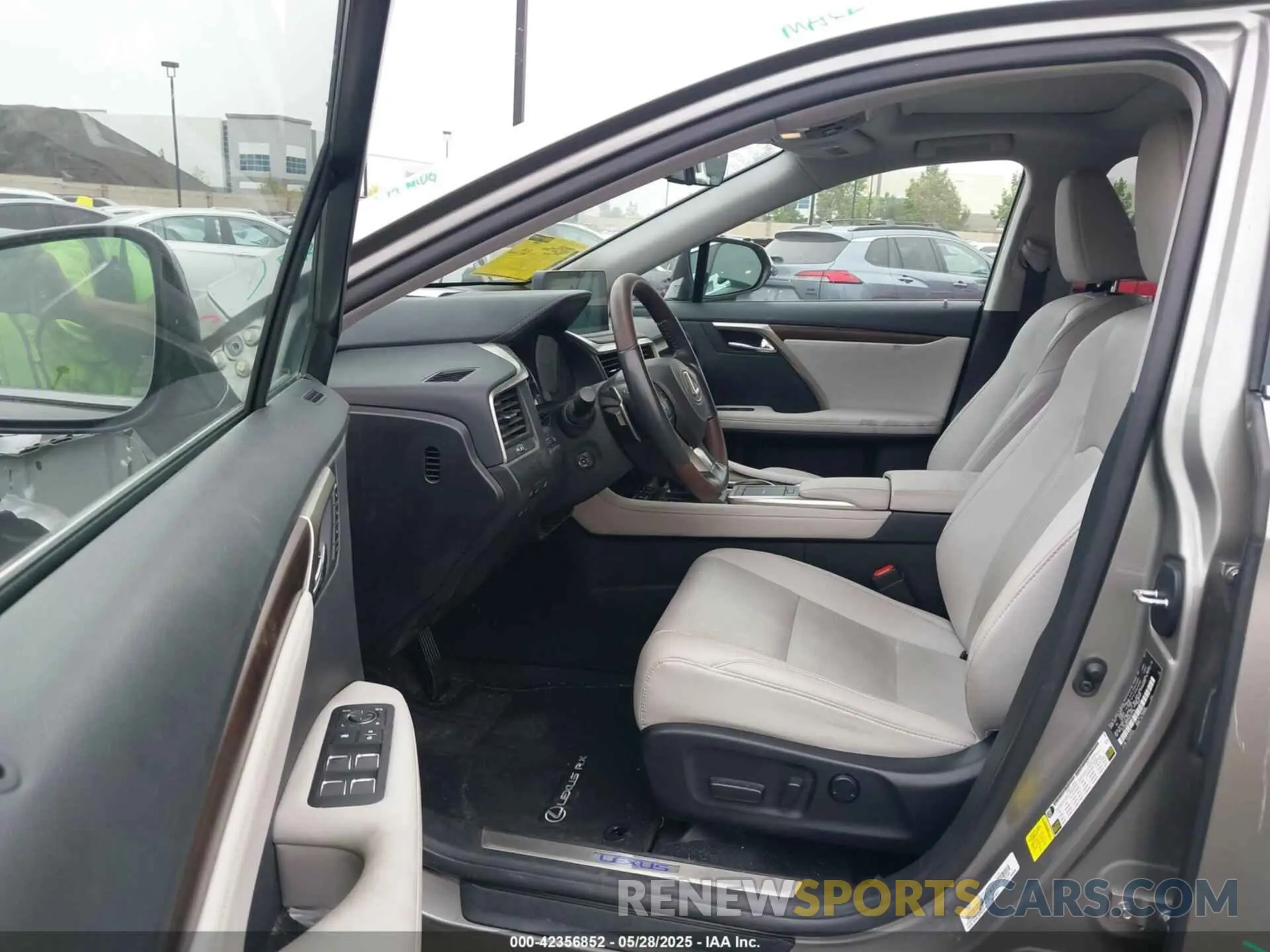 5 Photograph of a damaged car 2T2HGMDA7NC072735 LEXUS RX 450H 2022