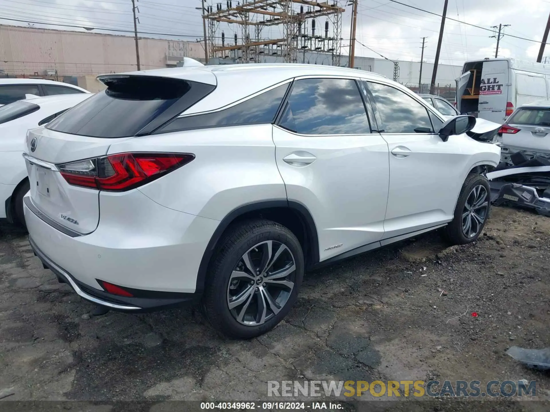 4 Photograph of a damaged car 2T2HGMDA7NC093178 LEXUS RX 450H 2022