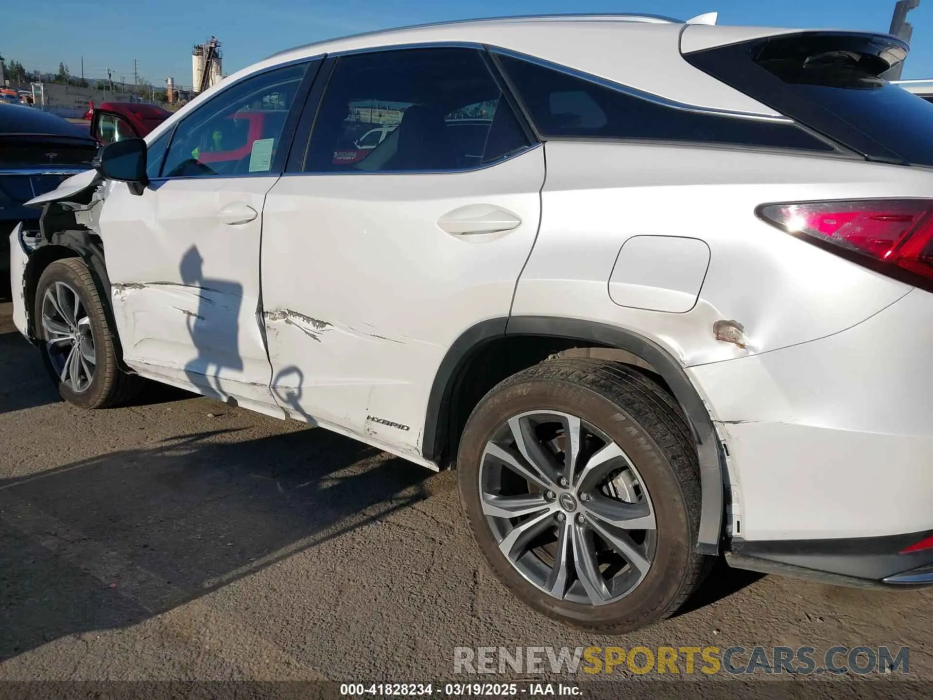 18 Photograph of a damaged car 2T2HGMDA8NC074588 LEXUS RX 450H 2022