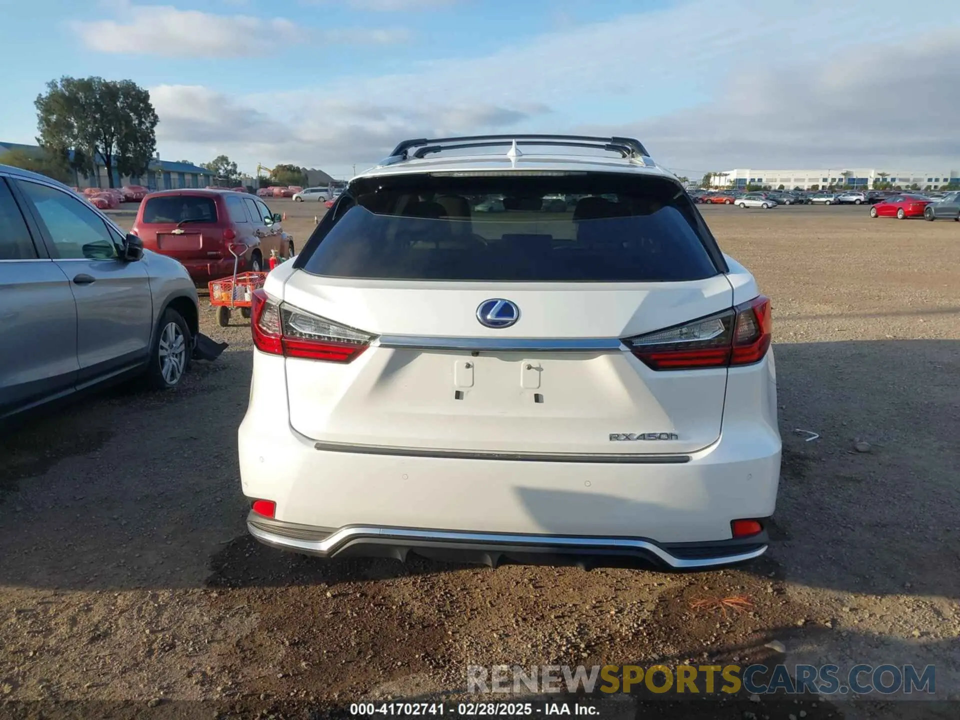 16 Photograph of a damaged car 2T2HGMDA9NC081341 LEXUS RX 450H 2022
