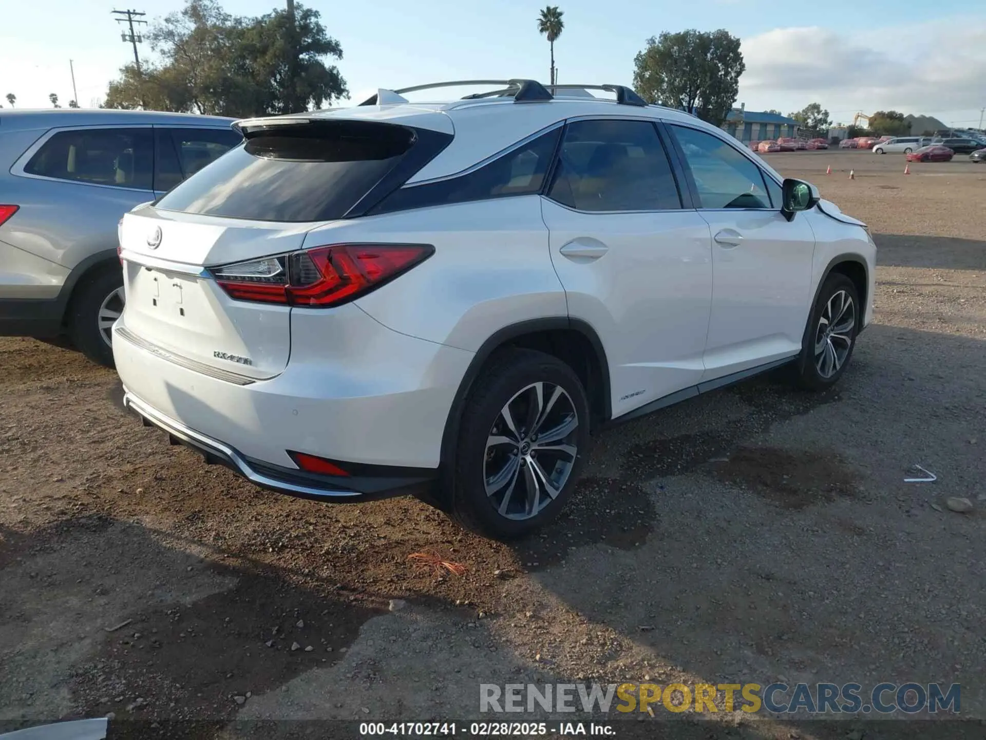 4 Photograph of a damaged car 2T2HGMDA9NC081341 LEXUS RX 450H 2022