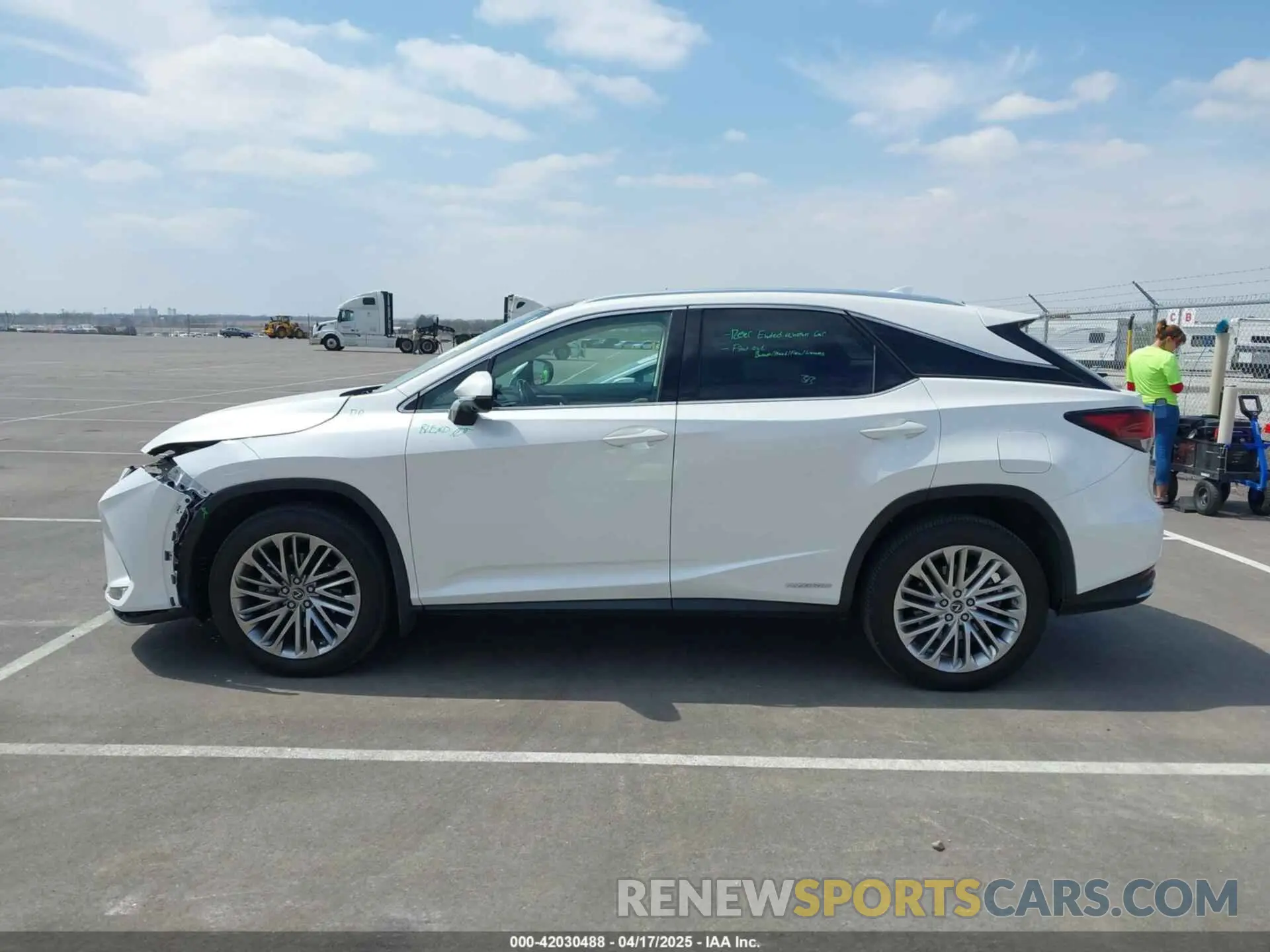 15 Photograph of a damaged car 2T2JGMDA1NC076975 LEXUS RX 450H 2022