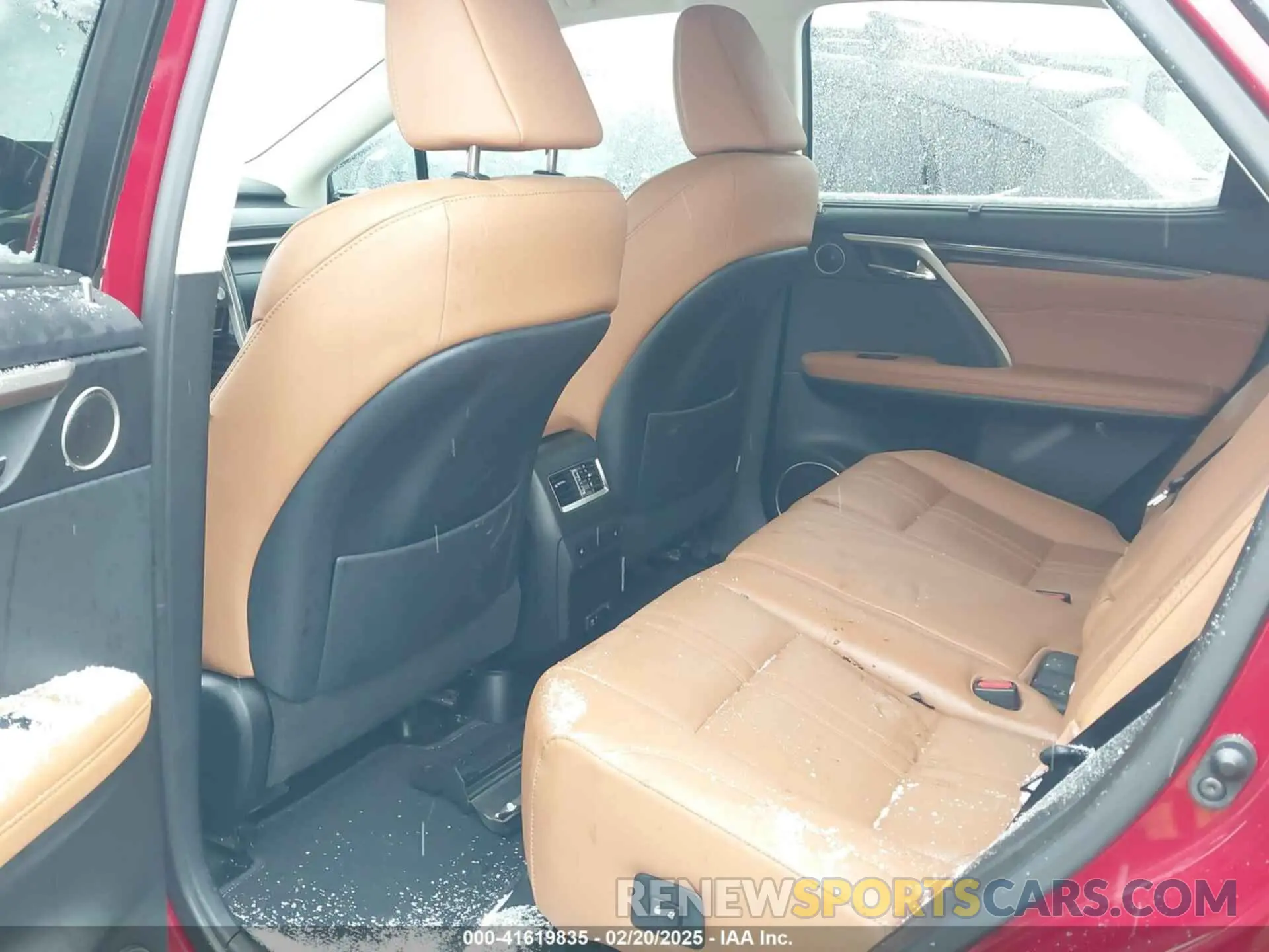 8 Photograph of a damaged car 2T2JGMDA2NC078878 LEXUS RX 450H 2022