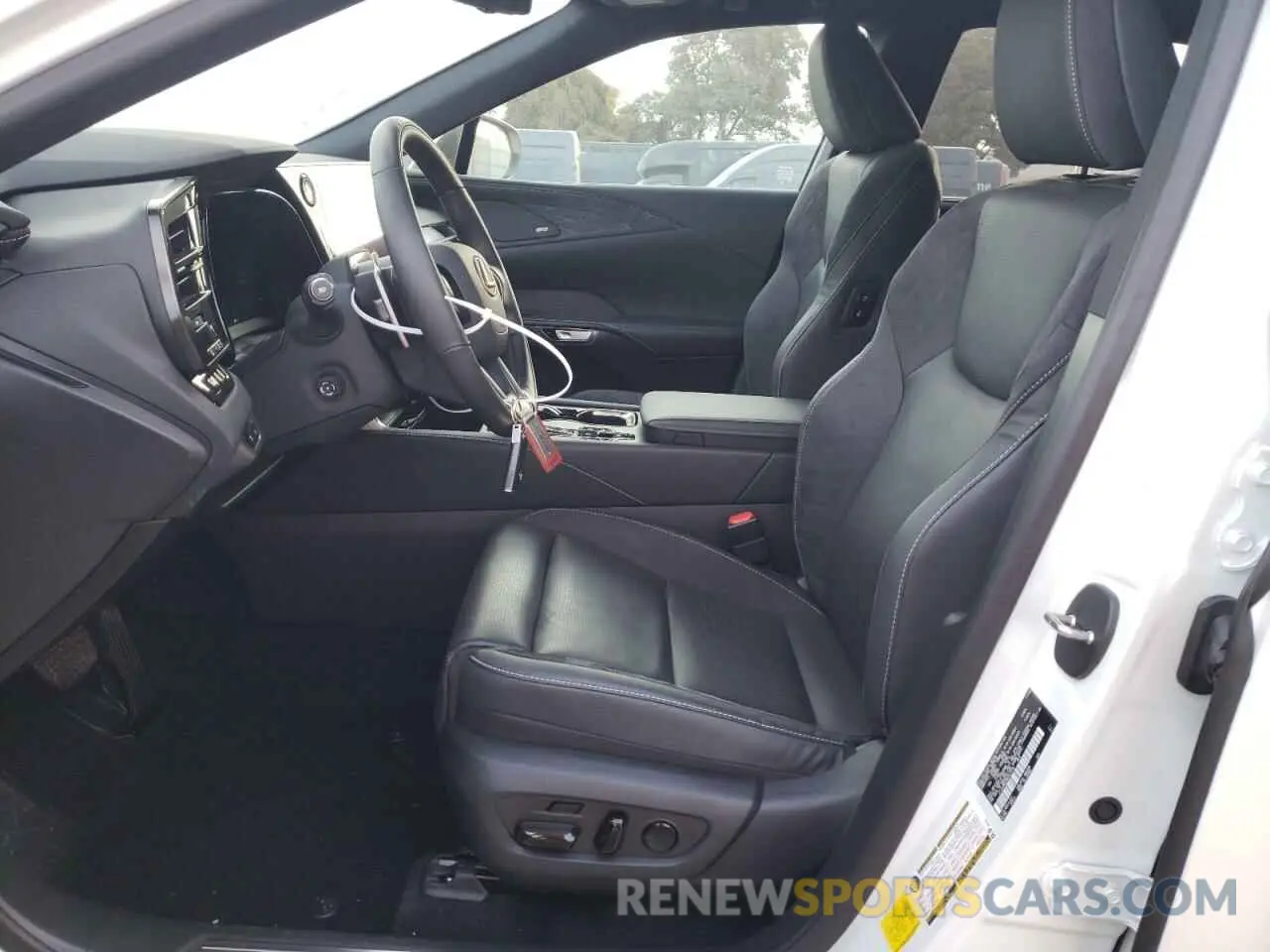 7 Photograph of a damaged car JTJCJMGA3R2013100 LEXUS RX 450H+ L 2024