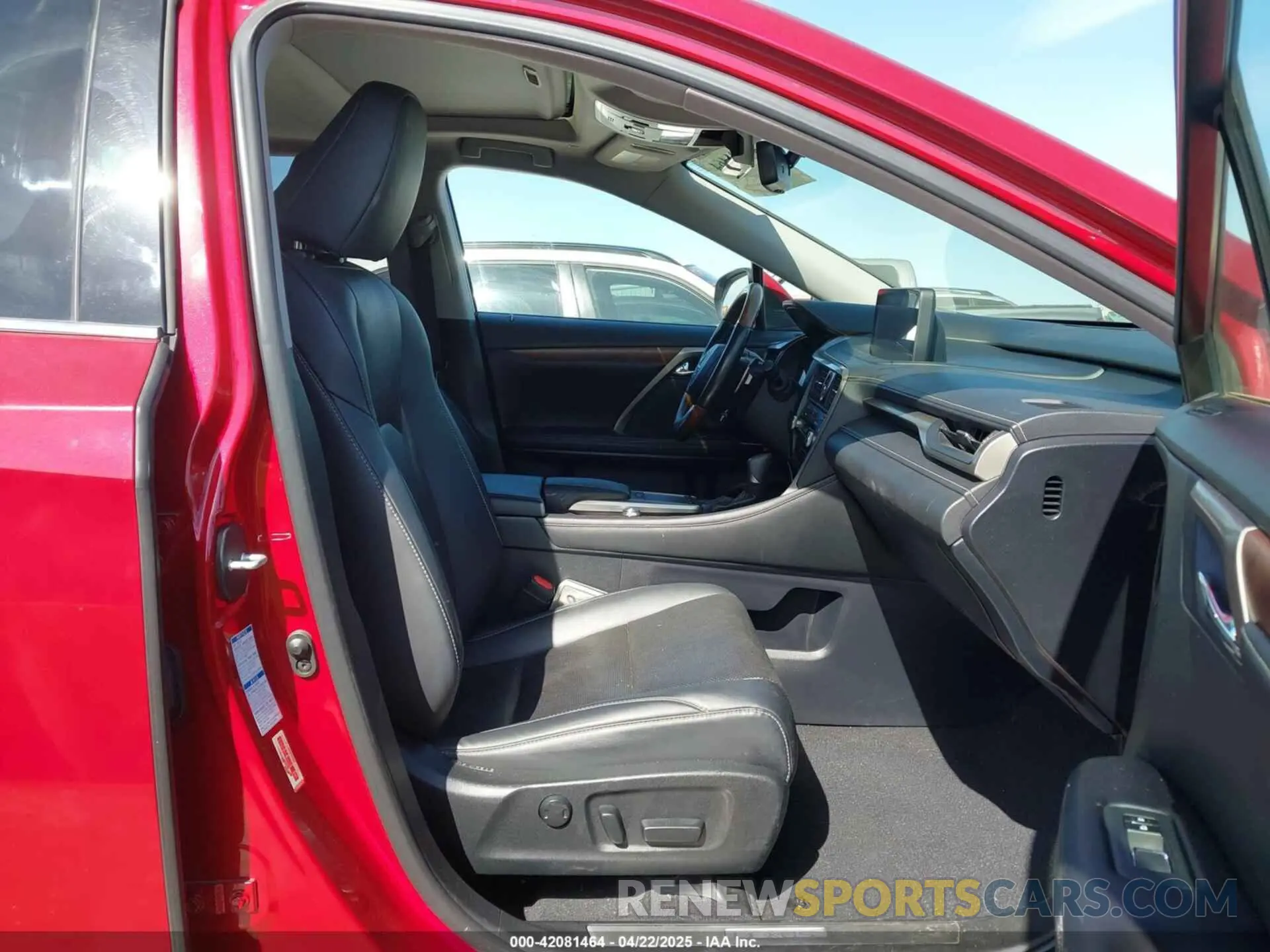 5 Photograph of a damaged car JTJHGKFA9L2011594 LEXUS RX 450HL 2020