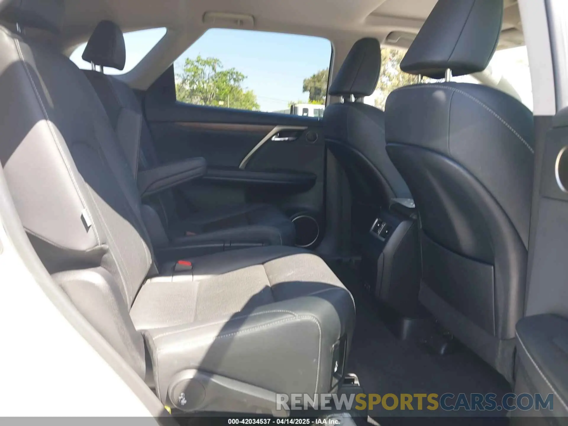 8 Photograph of a damaged car JTJHGKFA5M2018172 LEXUS RX 450HL 2021