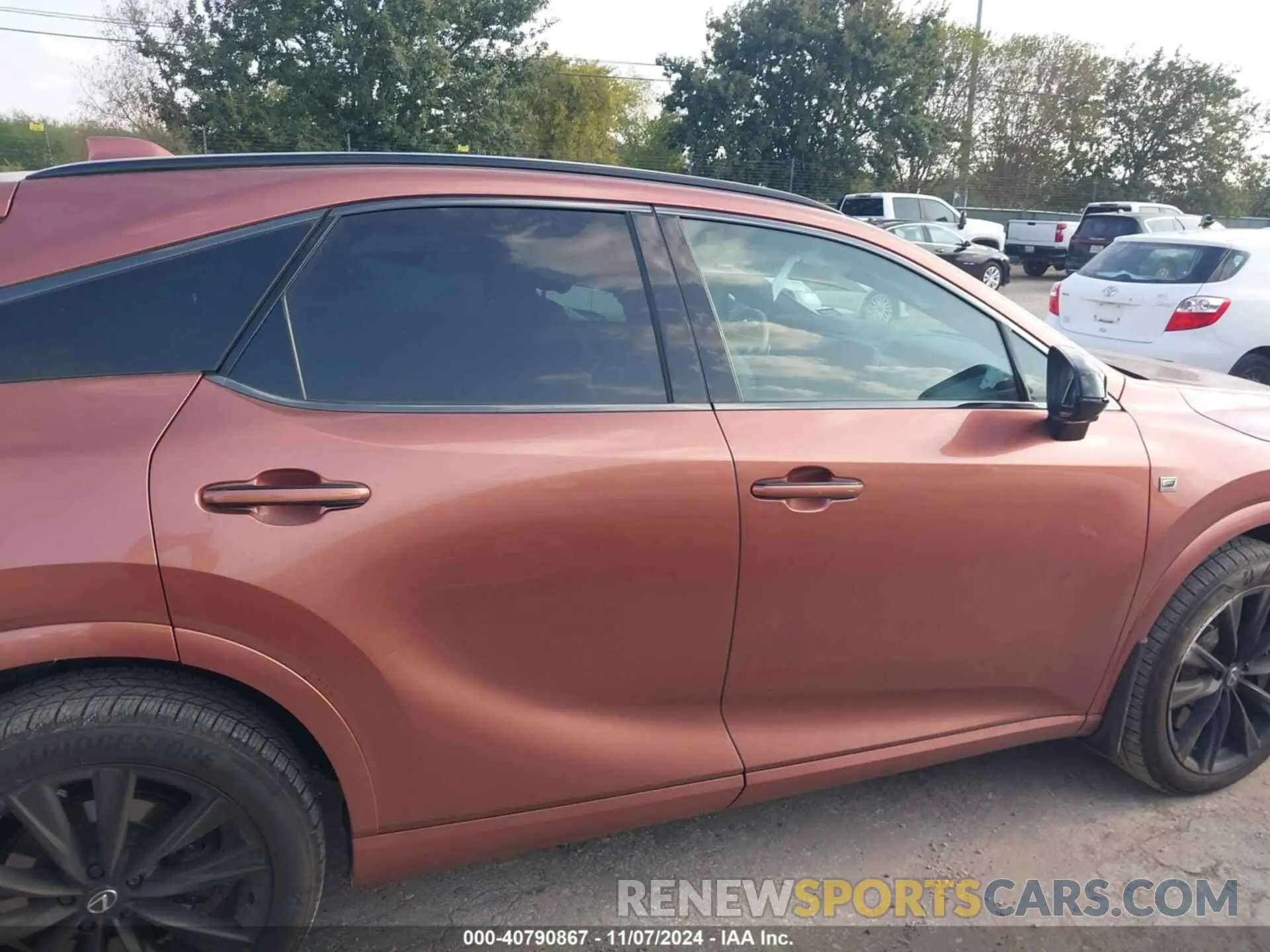 14 Photograph of a damaged car 2T2BCMEA8RC014297 LEXUS RX 500H 2024